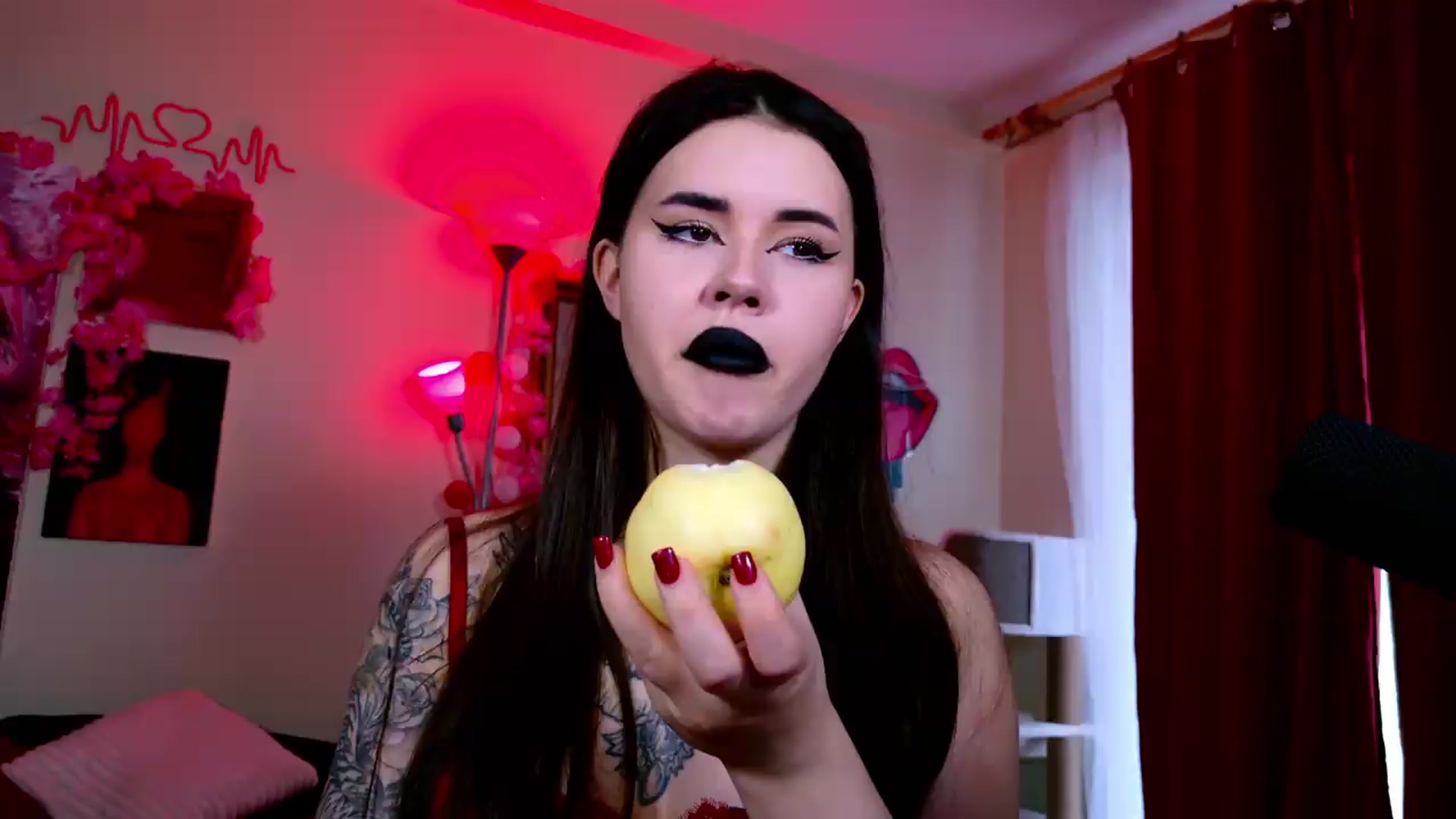 Gallery image thumbnail from Dora_autumn_'s myfreecams stream on, 09/12/2026, 12:06 image 1 of 20