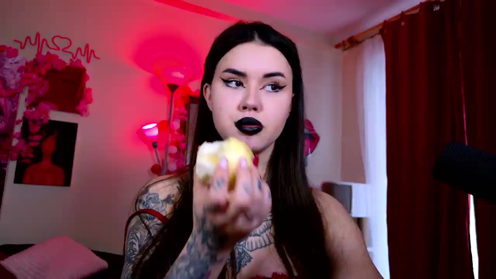 Gallery image thumbnail from Dora_autumn_'s myfreecams stream on, 09/12/2026, 12:06 image 2 of 20