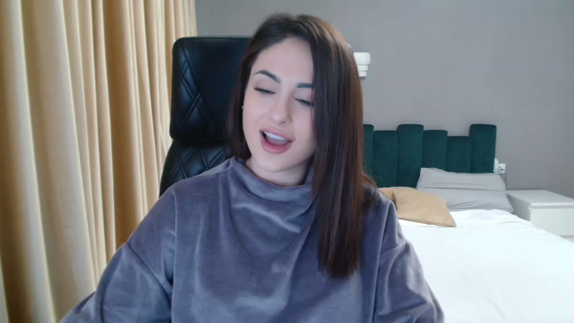 Gallery image thumbnail from DorisDolll's myfreecams stream on, 01/03/2024, 11:24 image 4 of 20