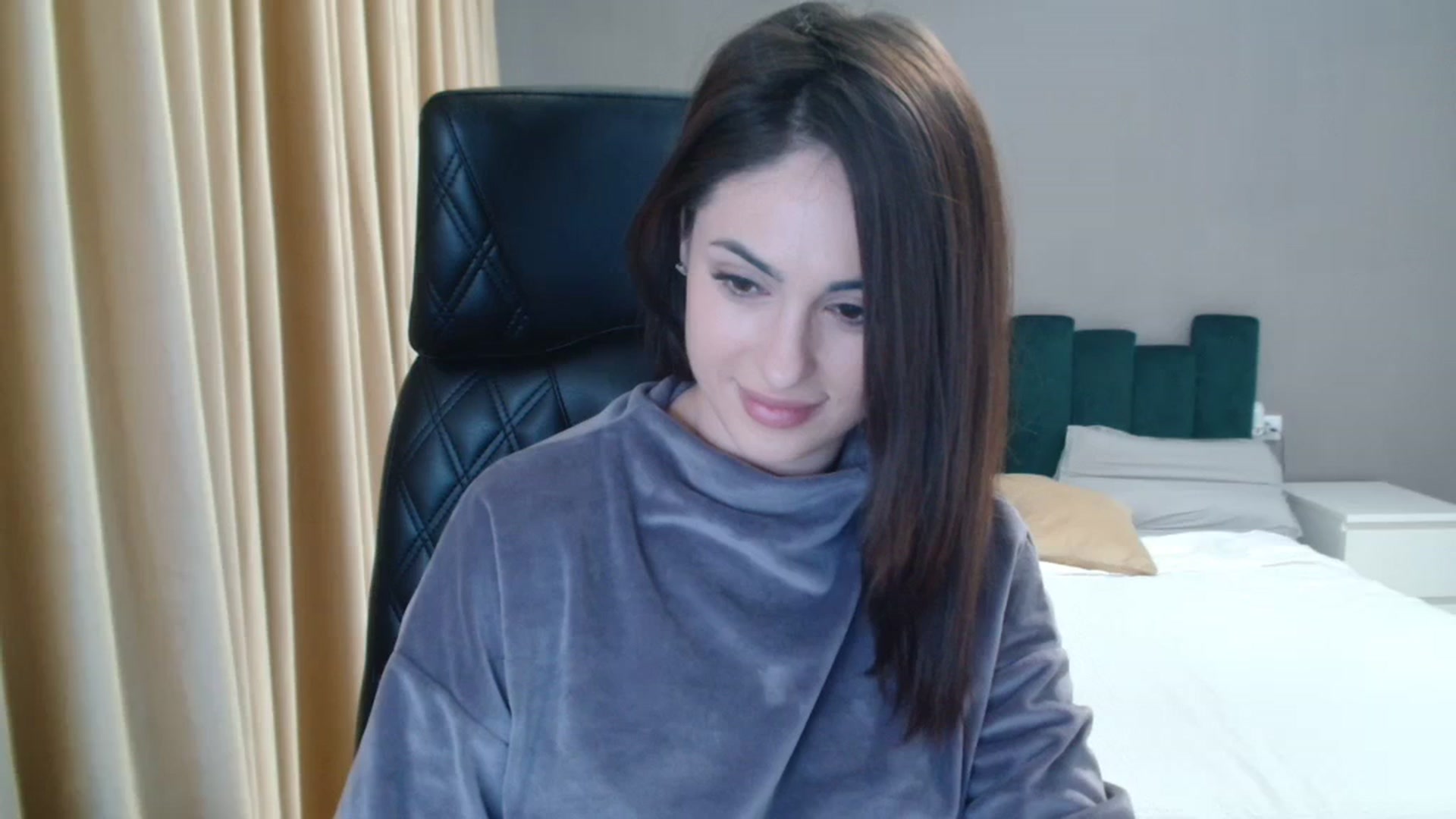 Gallery image thumbnail from DorisDolll's myfreecams stream on, 01/03/2024, 11:24 image 1 of 20