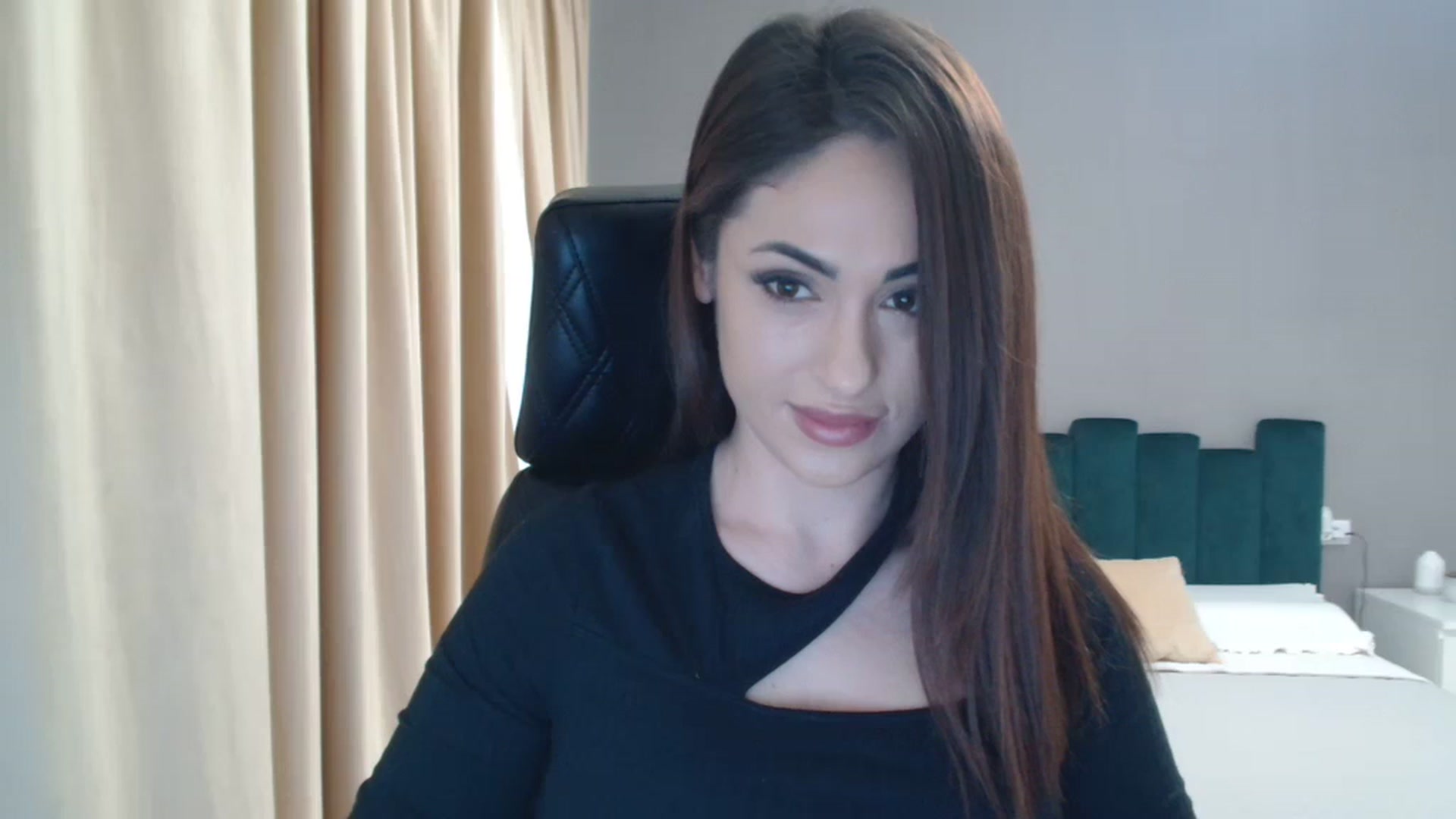 Gallery image thumbnail from DorisDolll's myfreecams stream on, 02/05/2024, 08:17 image 7 of 20