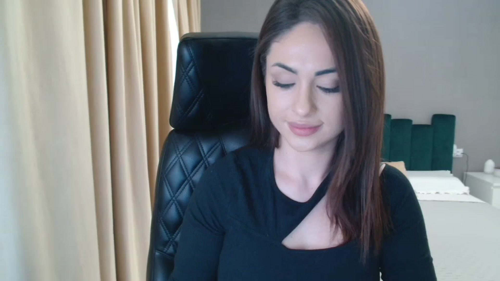 Gallery image thumbnail from DorisDolll's myfreecams stream on, 02/05/2024, 08:17 image 1 of 20