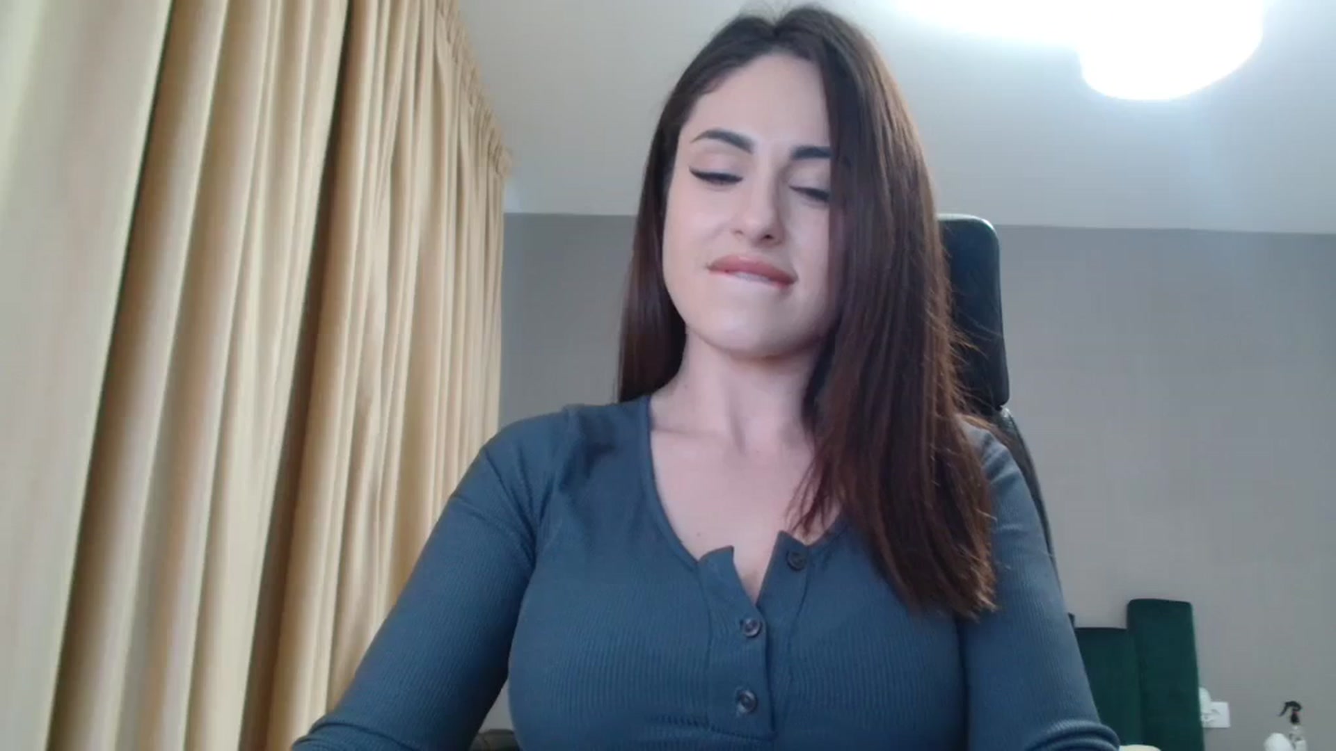 Gallery image thumbnail from DorisDolll's myfreecams stream on, 02/15/2024, 09:19 image 6 of 20