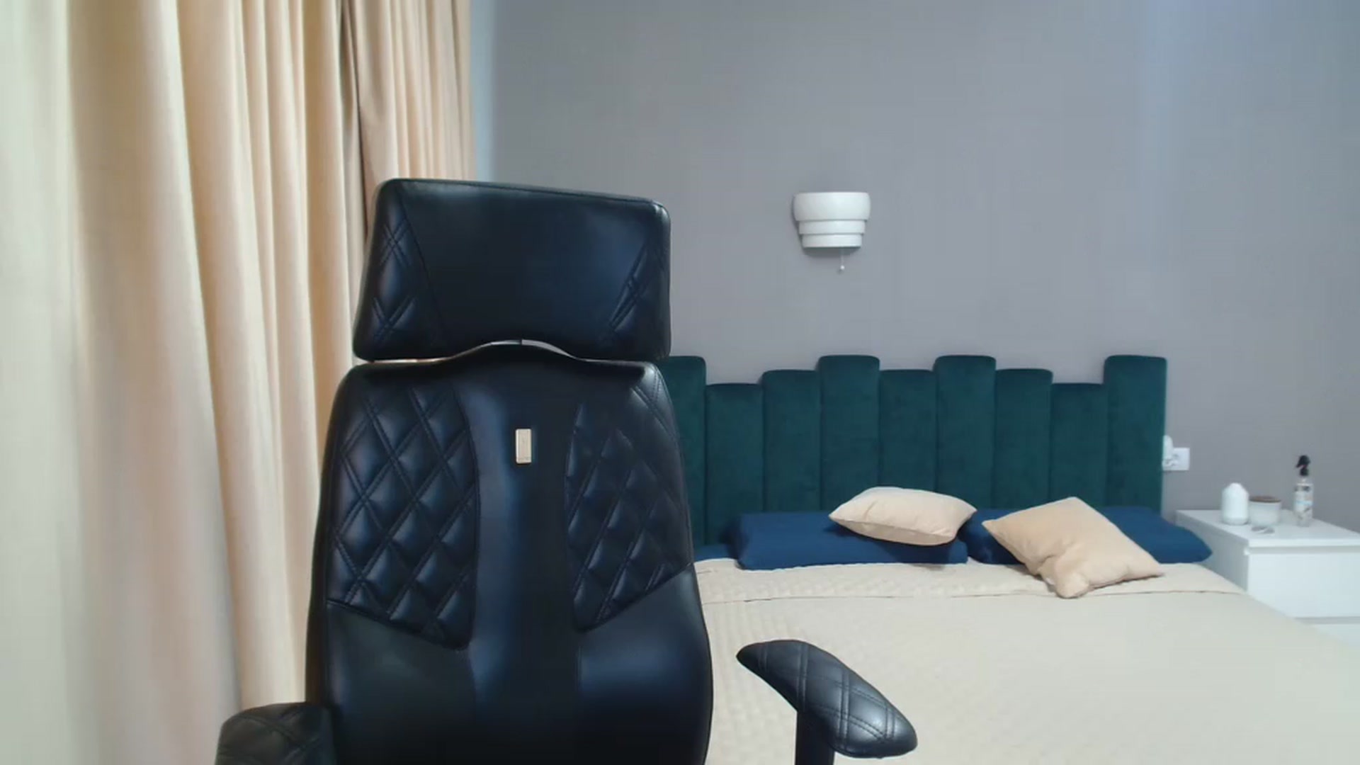 Gallery image thumbnail from DorisDolll's myfreecams stream on, 02/21/2024, 08:54 image 1 of 20