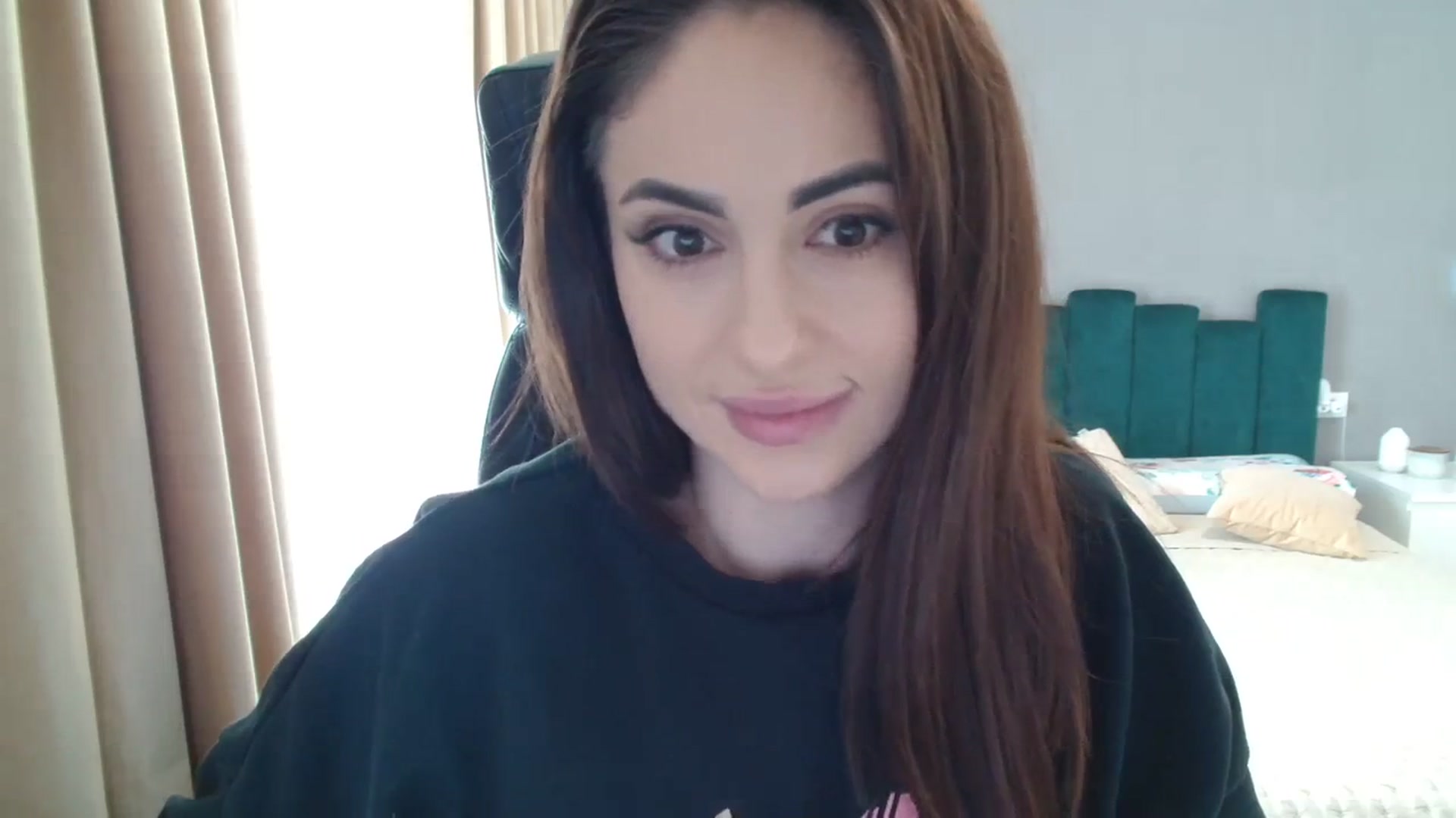 Gallery image thumbnail from DorisDolll's myfreecams stream on, 02/26/2024, 08:03 image 3 of 20