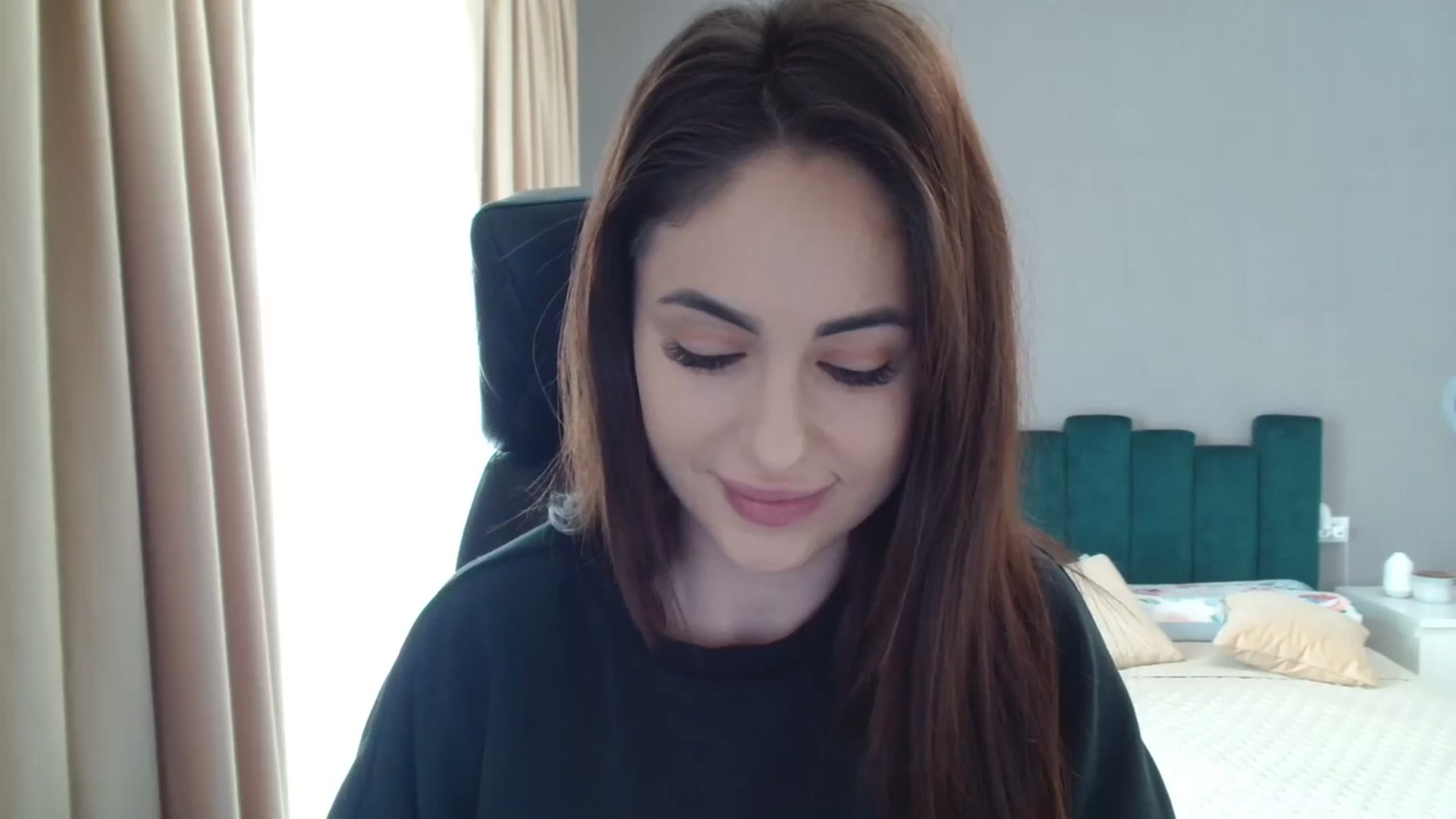 Gallery image thumbnail from DorisDolll's myfreecams stream on, 02/26/2024, 08:03 image 7 of 20
