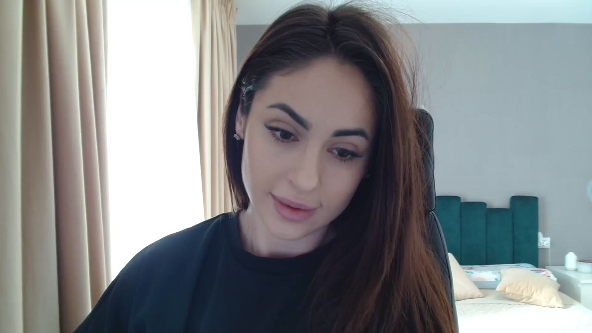 Gallery image thumbnail from DorisDolll's myfreecams stream on, 02/26/2024, 08:03 image 17 of 20