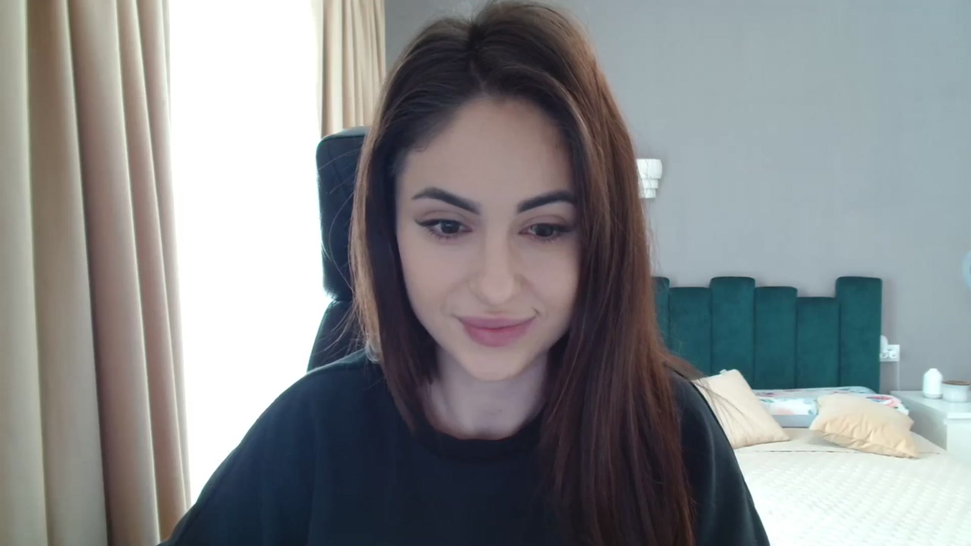 Gallery image thumbnail from DorisDolll's myfreecams stream on, 02/26/2024, 08:03 image 6 of 20