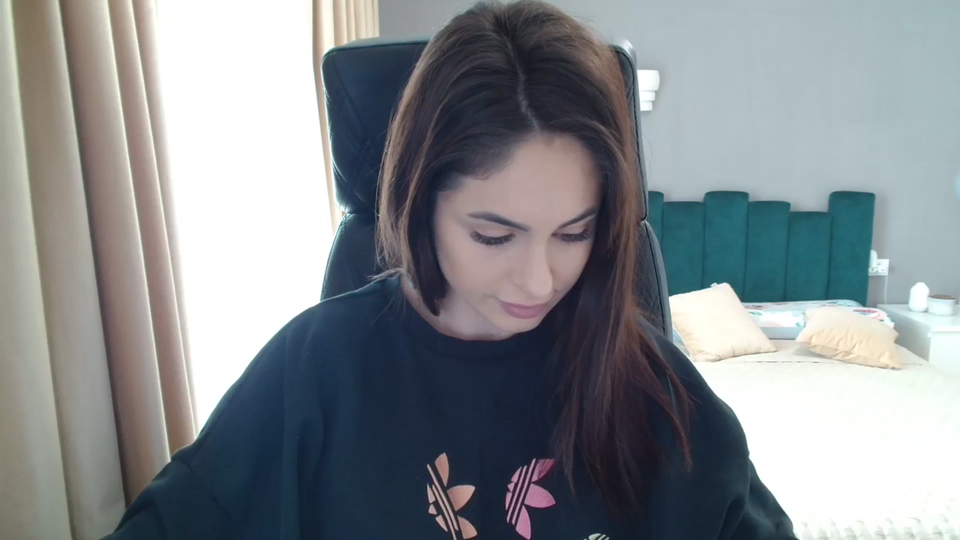 Gallery image thumbnail from DorisDolll's myfreecams stream on, 02/26/2024, 08:03 image 2 of 20