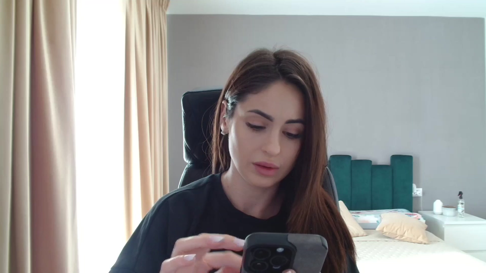 Gallery image thumbnail from DorisDolll's myfreecams stream on, 02/26/2024, 08:44 image 7 of 20