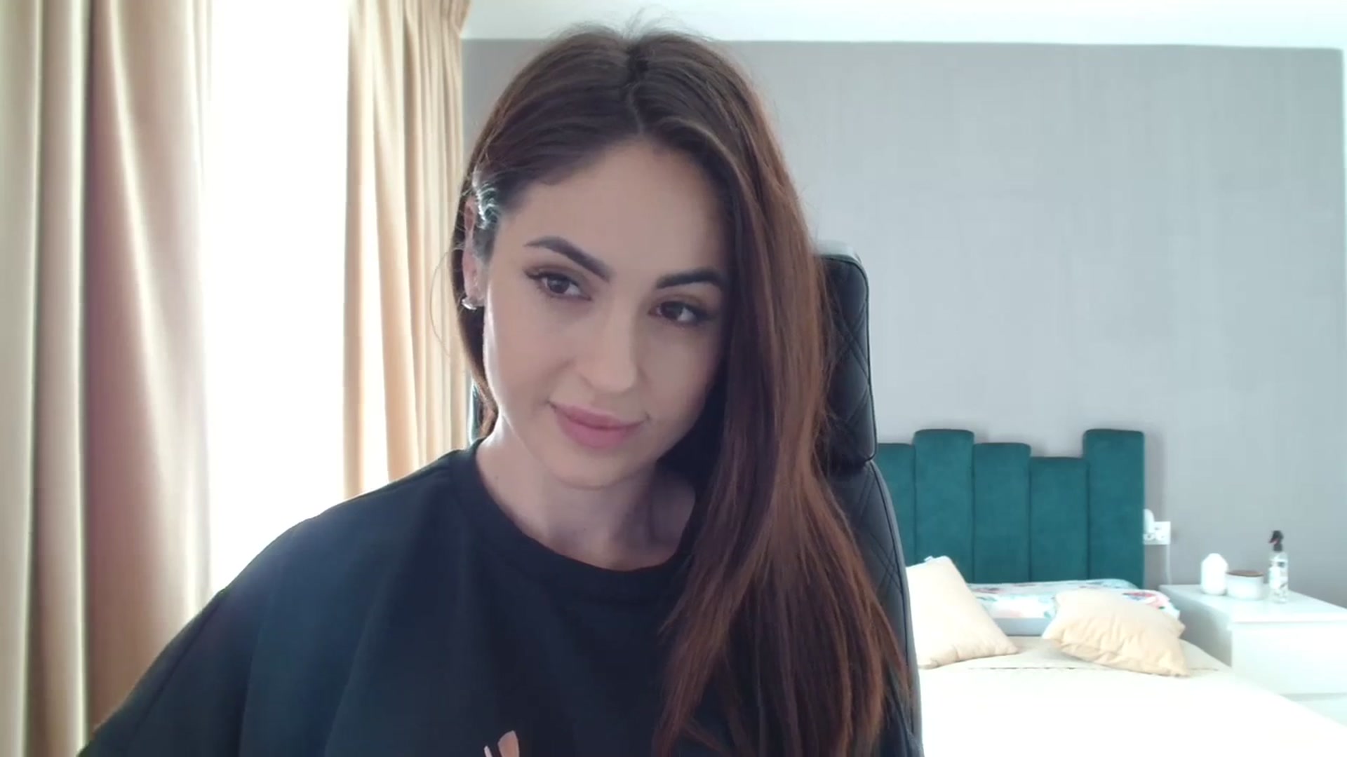 Gallery image thumbnail from DorisDolll's myfreecams stream on, 02/26/2024, 08:44 image 4 of 20