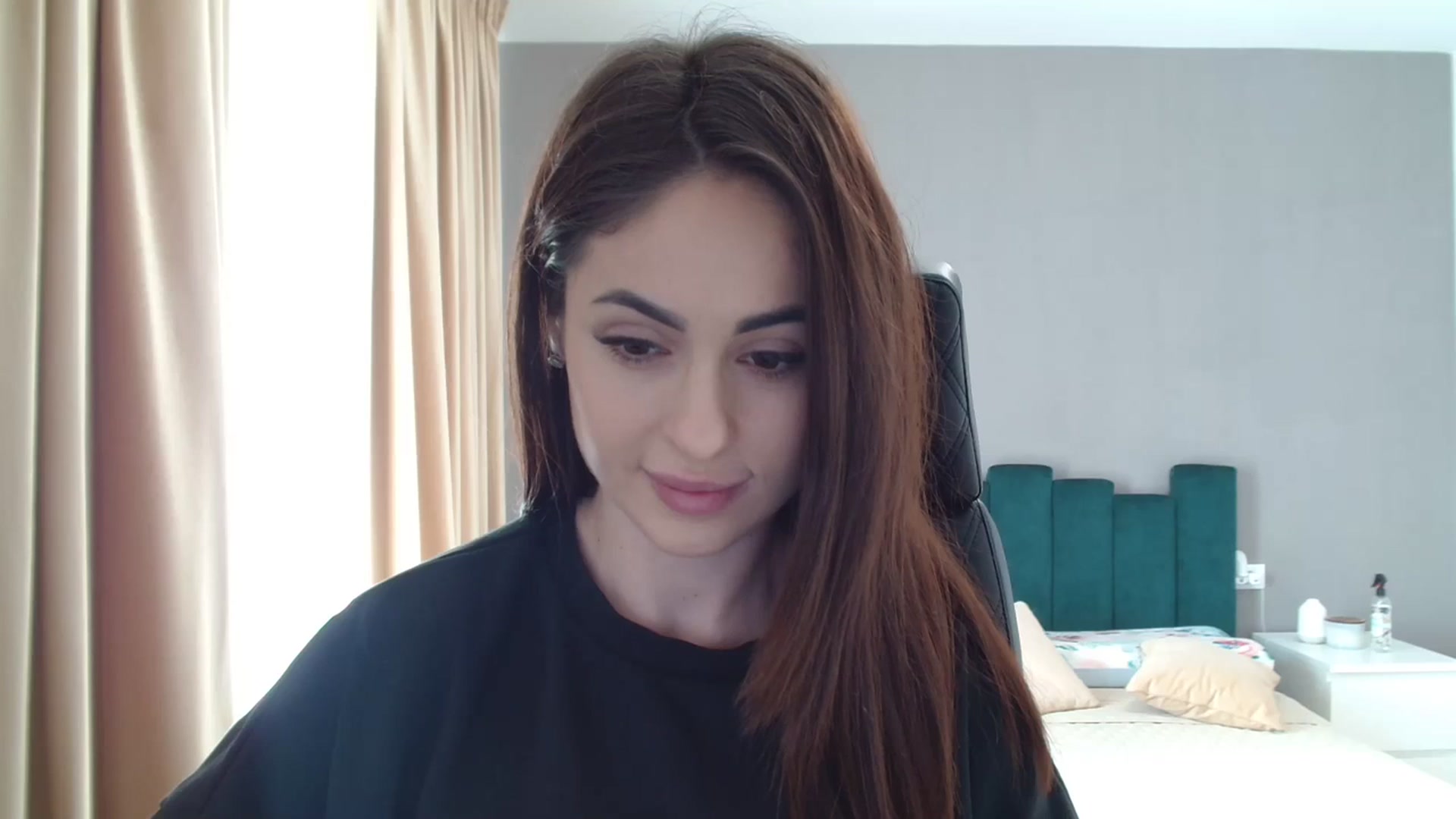 Gallery image thumbnail from DorisDolll's myfreecams stream on, 02/26/2024, 08:44 image 10 of 20