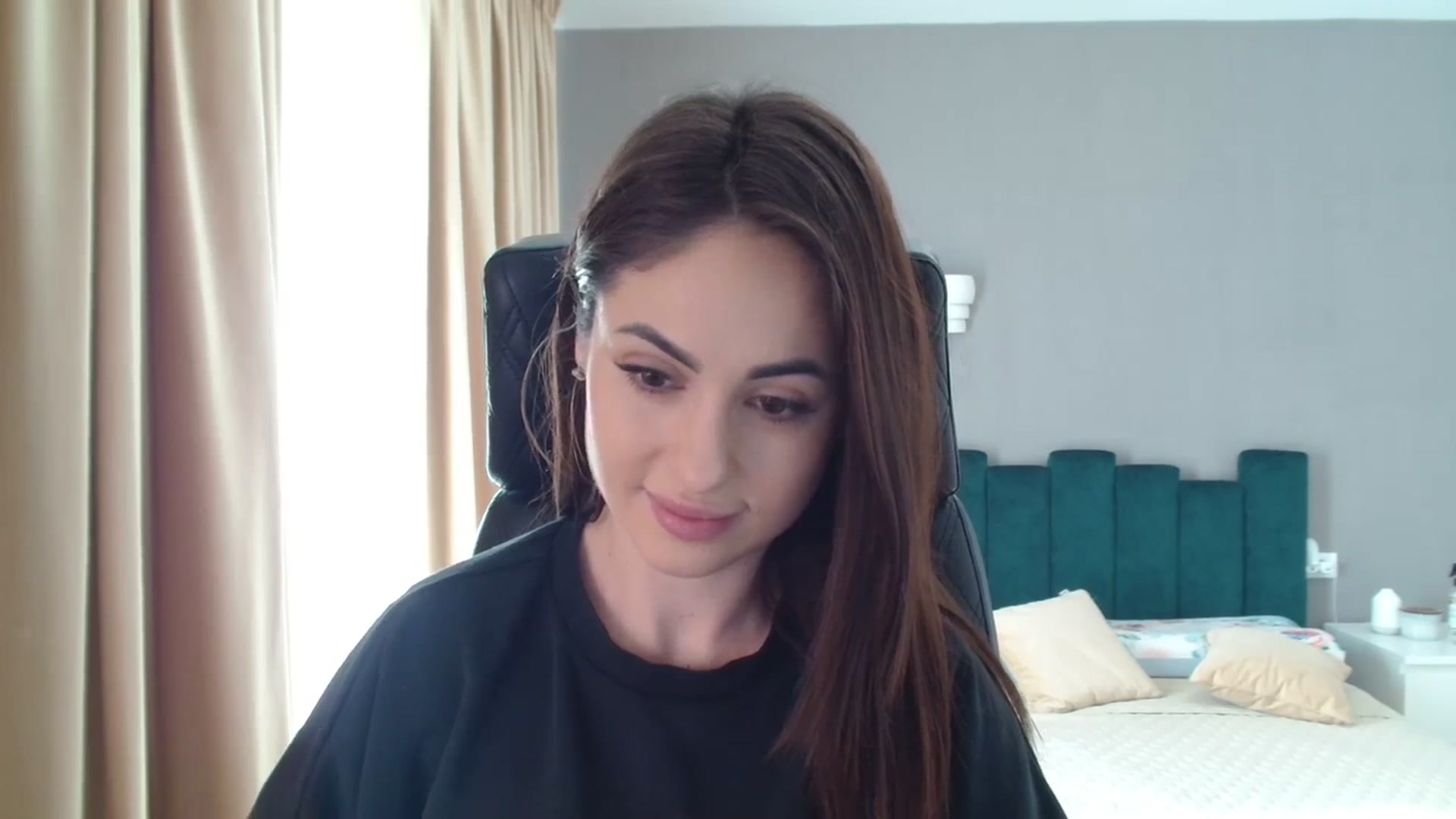 Gallery image thumbnail from DorisDolll's myfreecams stream on, 02/26/2024, 09:07 image 8 of 20
