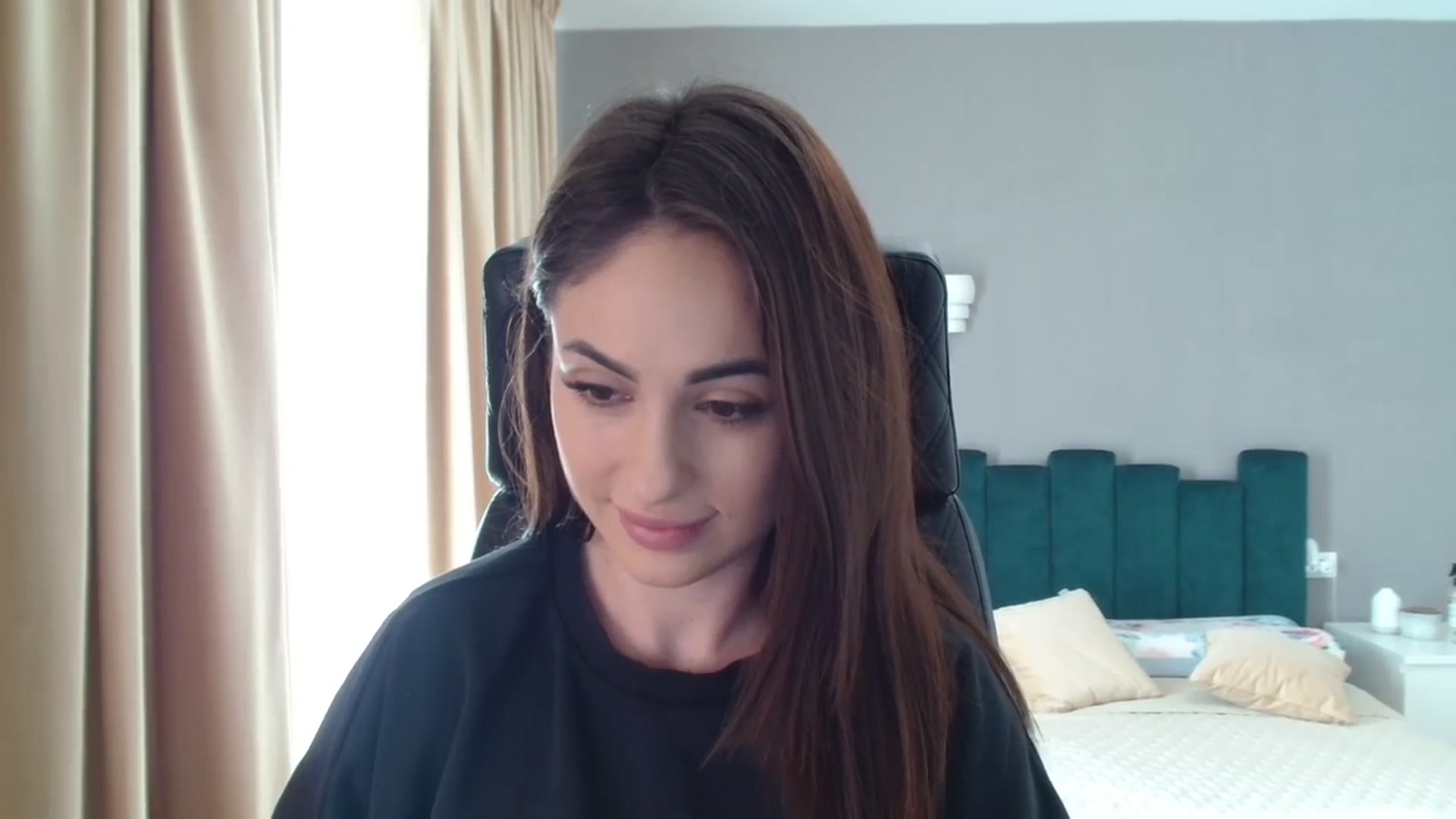 Gallery image thumbnail from DorisDolll's myfreecams stream on, 02/26/2024, 09:07 image 10 of 20