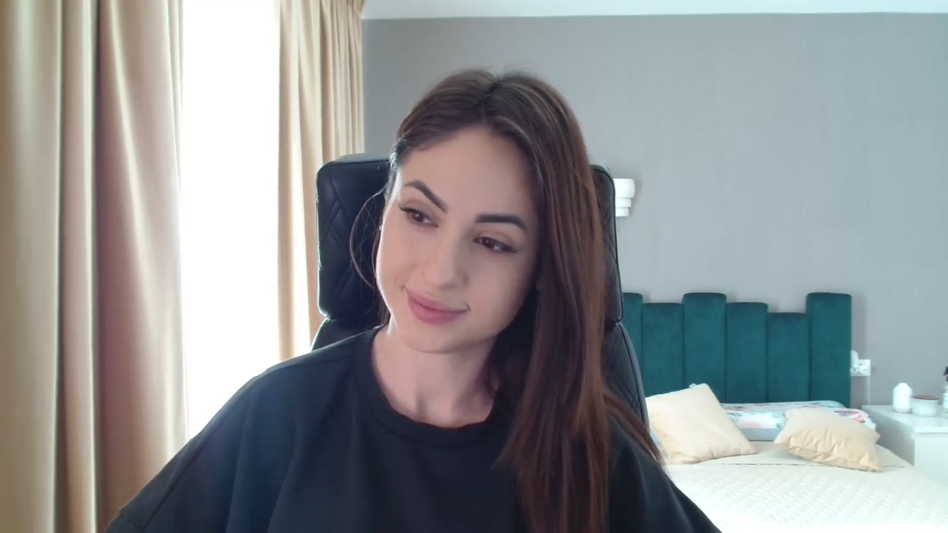 Gallery image thumbnail from DorisDolll's myfreecams stream on, 02/26/2024, 09:07 image 7 of 20
