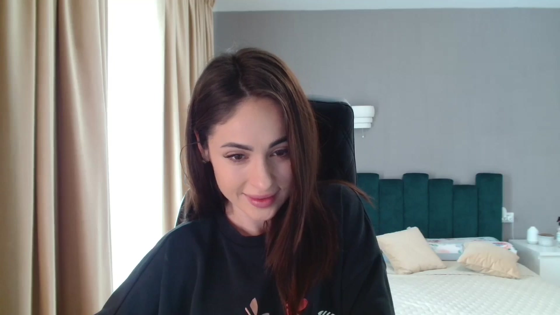 Gallery image thumbnail from DorisDolll's myfreecams stream on, 02/26/2024, 09:07 image 15 of 20
