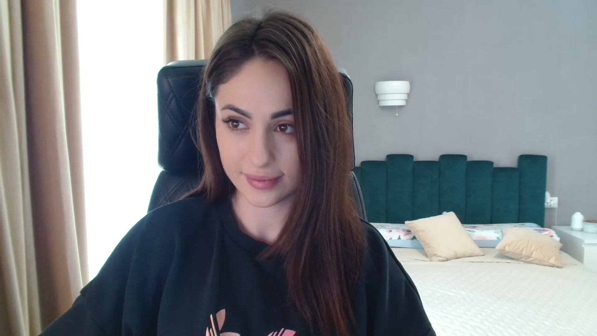 Gallery image thumbnail from DorisDolll's myfreecams stream on, 02/26/2024, 09:37 image 19 of 20