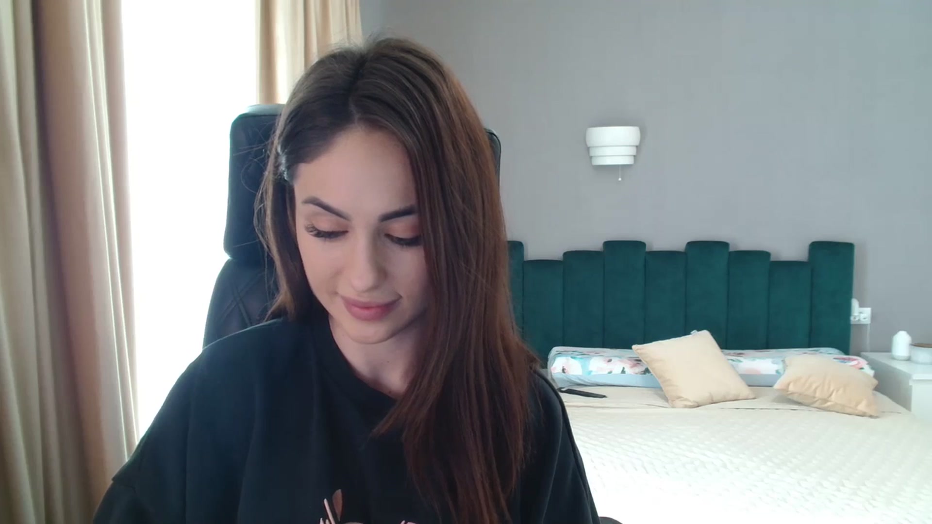 Gallery image thumbnail from DorisDolll's myfreecams stream on, 02/26/2024, 09:37 image 9 of 20