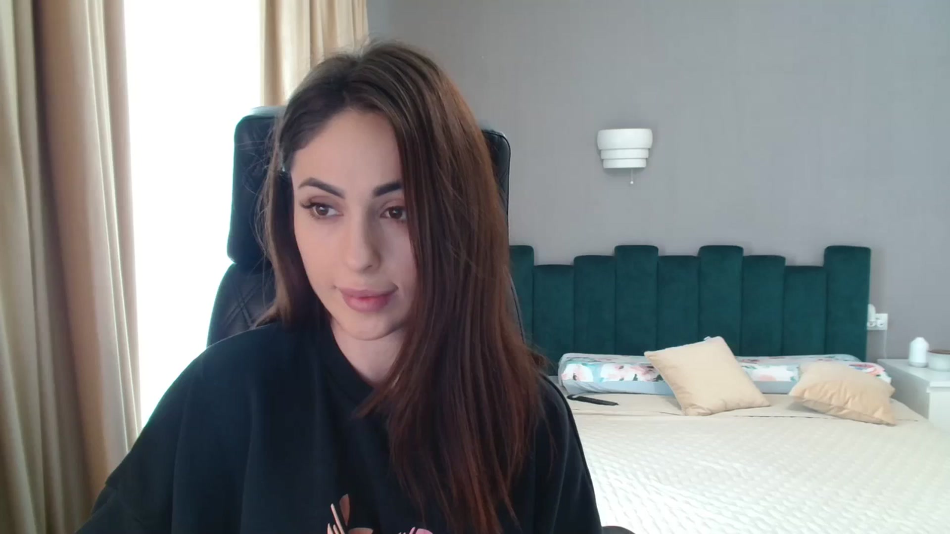 Gallery image thumbnail from DorisDolll's myfreecams stream on, 02/26/2024, 09:37 image 16 of 20