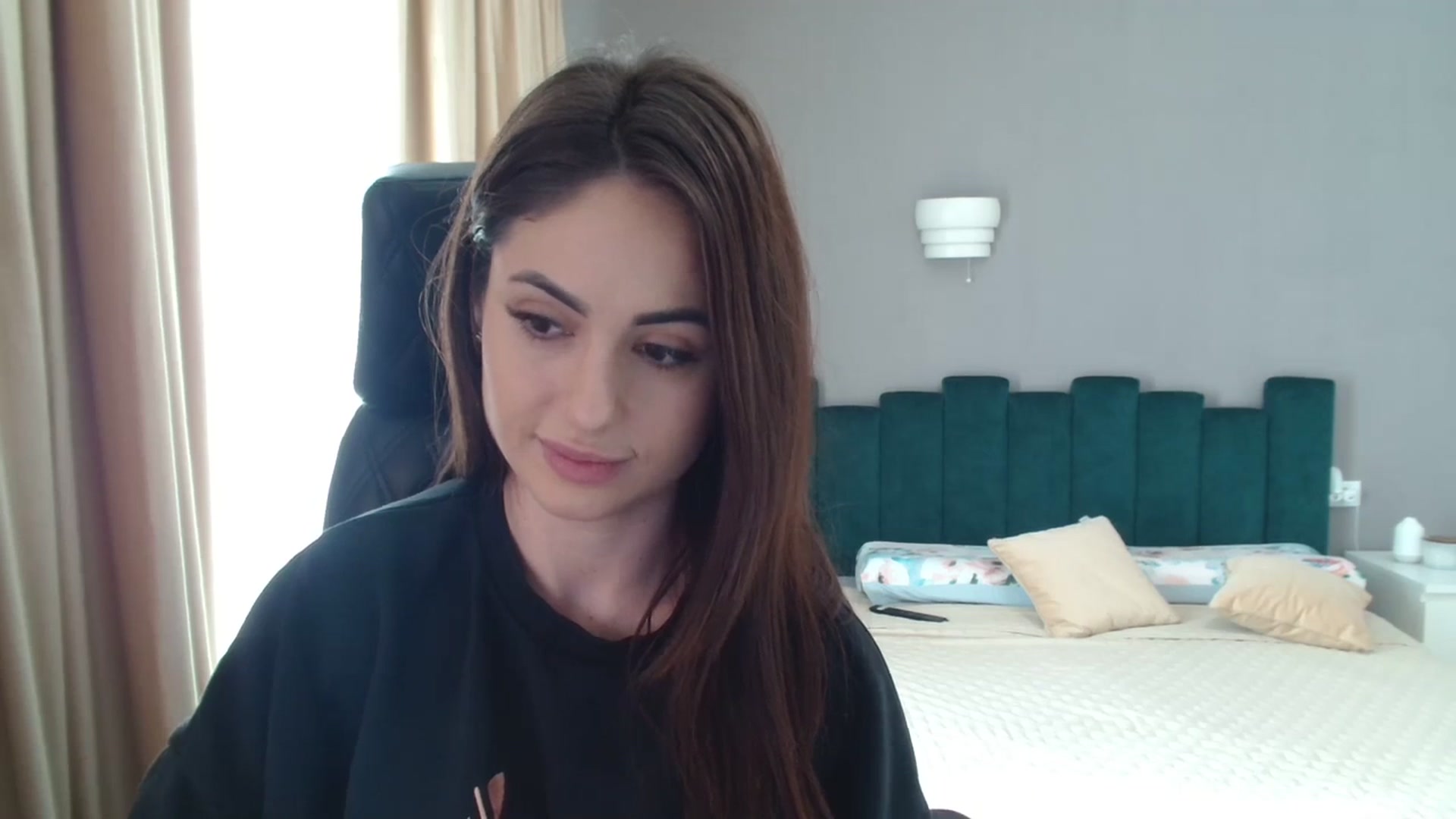 Gallery image thumbnail from DorisDolll's myfreecams stream on, 02/26/2024, 09:37 image 6 of 20