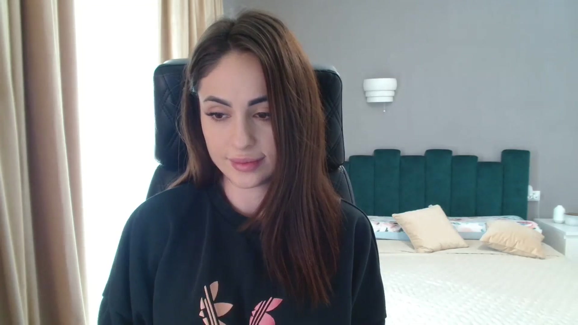 Gallery image thumbnail from DorisDolll's myfreecams stream on, 02/26/2024, 09:37 image 17 of 20