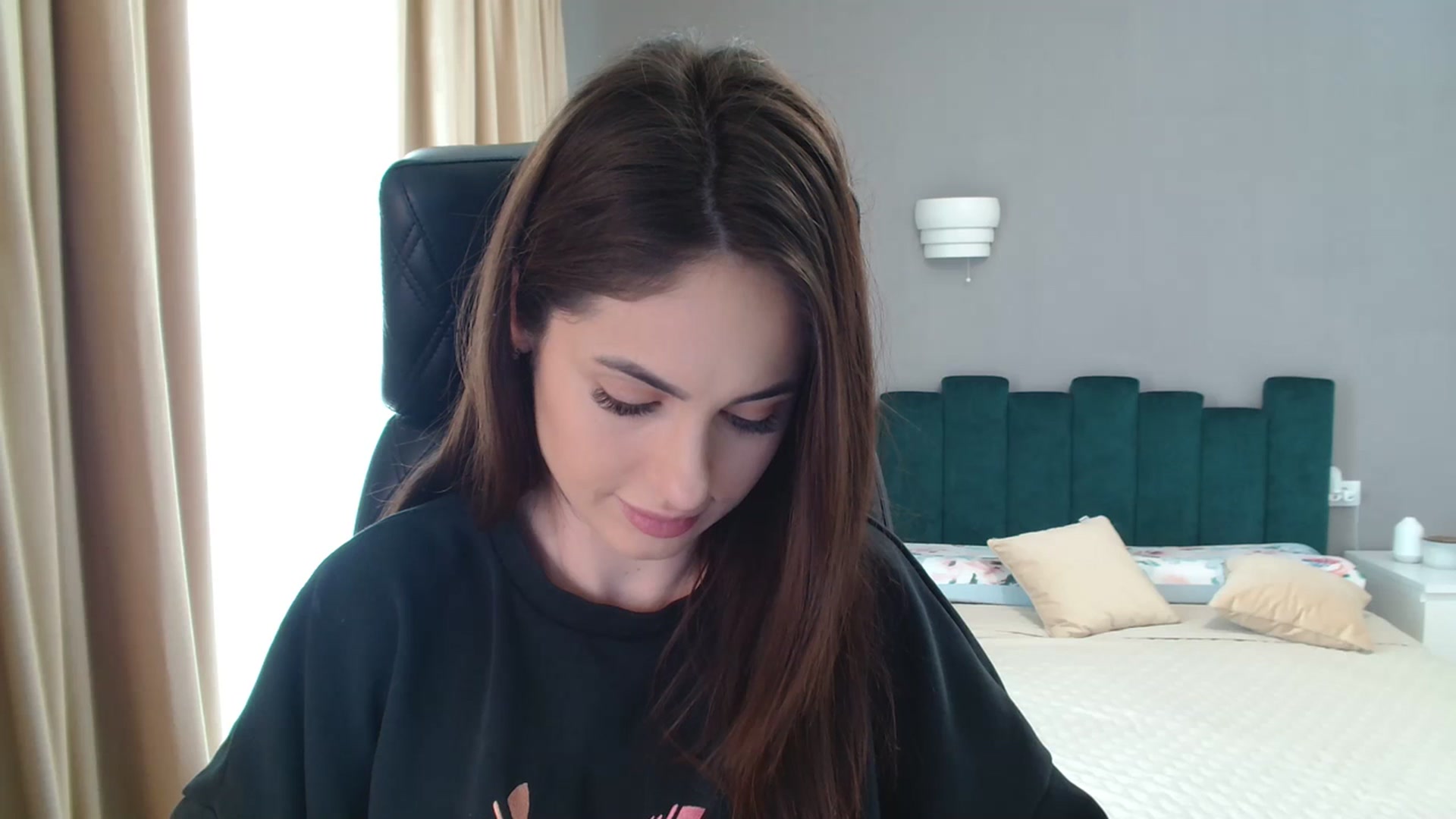 Gallery image thumbnail from DorisDolll's myfreecams stream on, 02/26/2024, 09:37 image 20 of 20