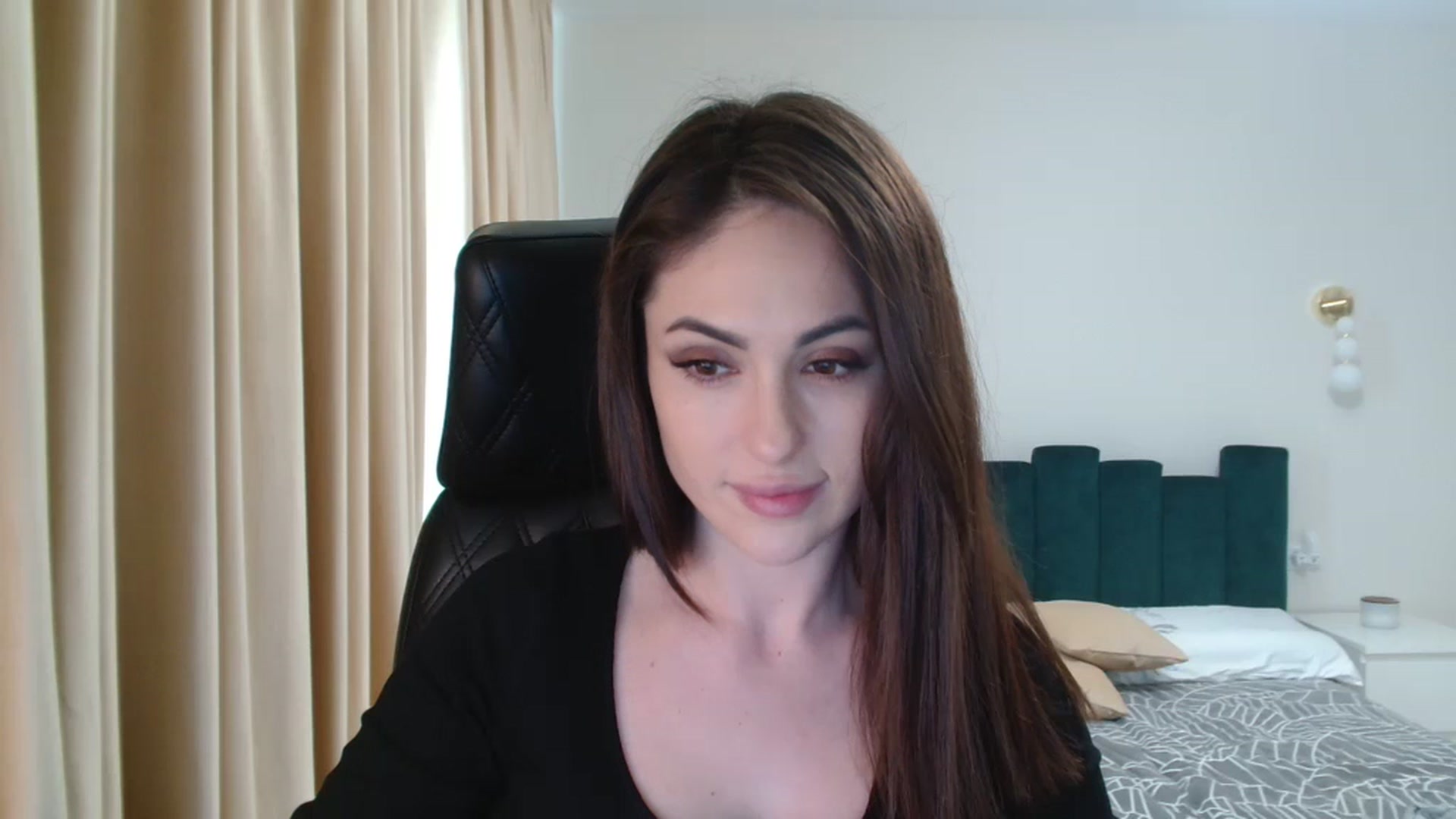 Gallery image thumbnail from DorisDolll's myfreecams stream on, 03/07/2024, 09:27 image 17 of 20