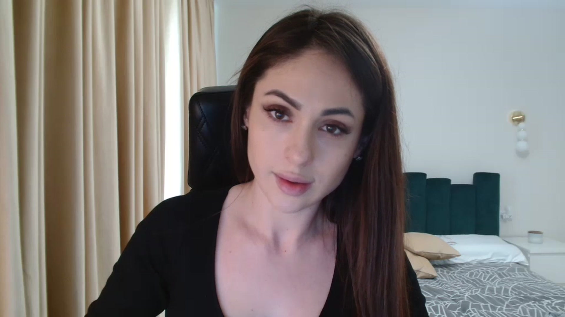 Gallery image thumbnail from DorisDolll's myfreecams stream on, 03/07/2024, 09:27 image 15 of 20