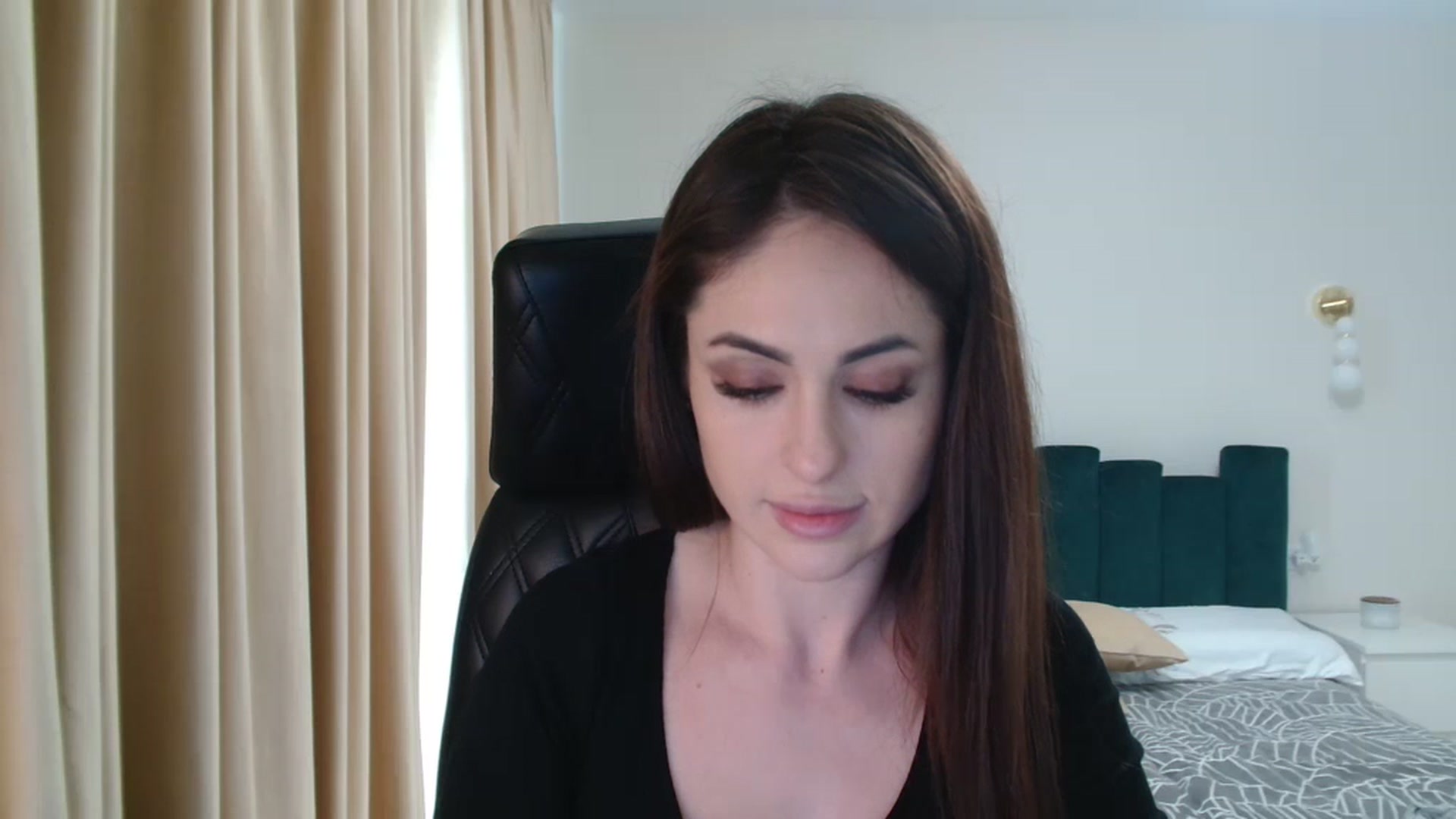 Gallery image thumbnail from DorisDolll's myfreecams stream on, 03/07/2024, 09:27 image 16 of 20
