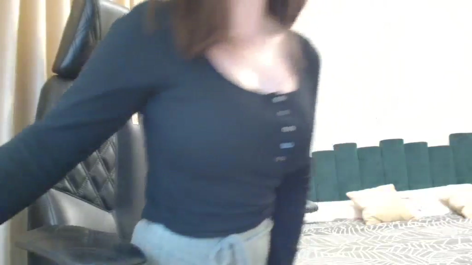 Gallery image thumbnail from DorisDolll's myfreecams stream on, 03/12/2024, 16:46 image 2 of 20
