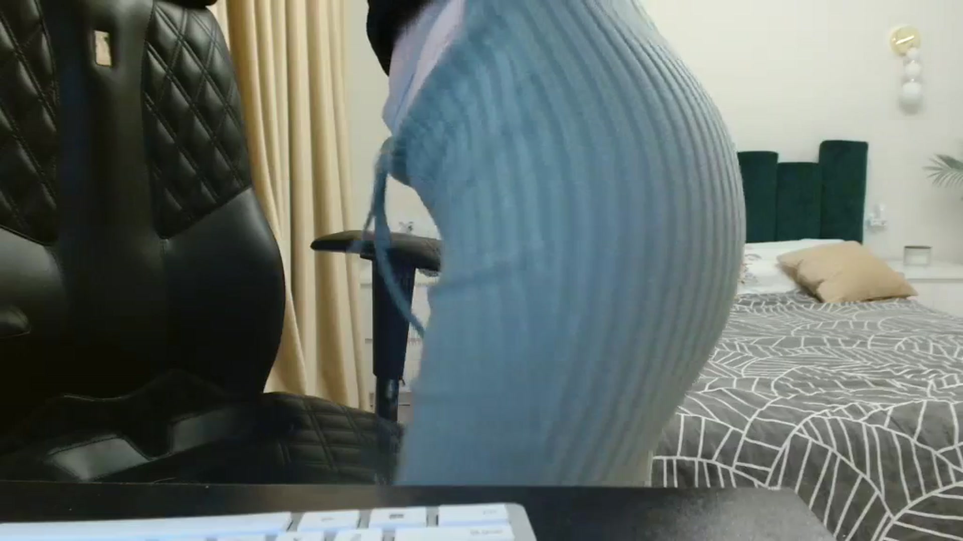 Gallery image thumbnail from DorisDolll's myfreecams stream on, 03/12/2024, 16:46 image 7 of 20