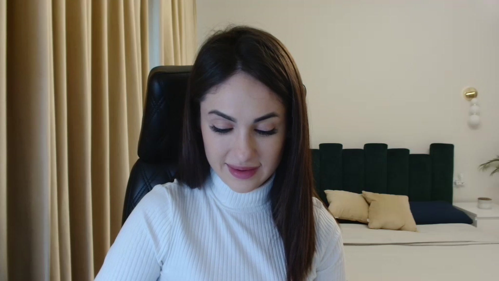 Gallery image thumbnail from DorisDolll's myfreecams stream on, 03/14/2024, 11:48 image 18 of 20