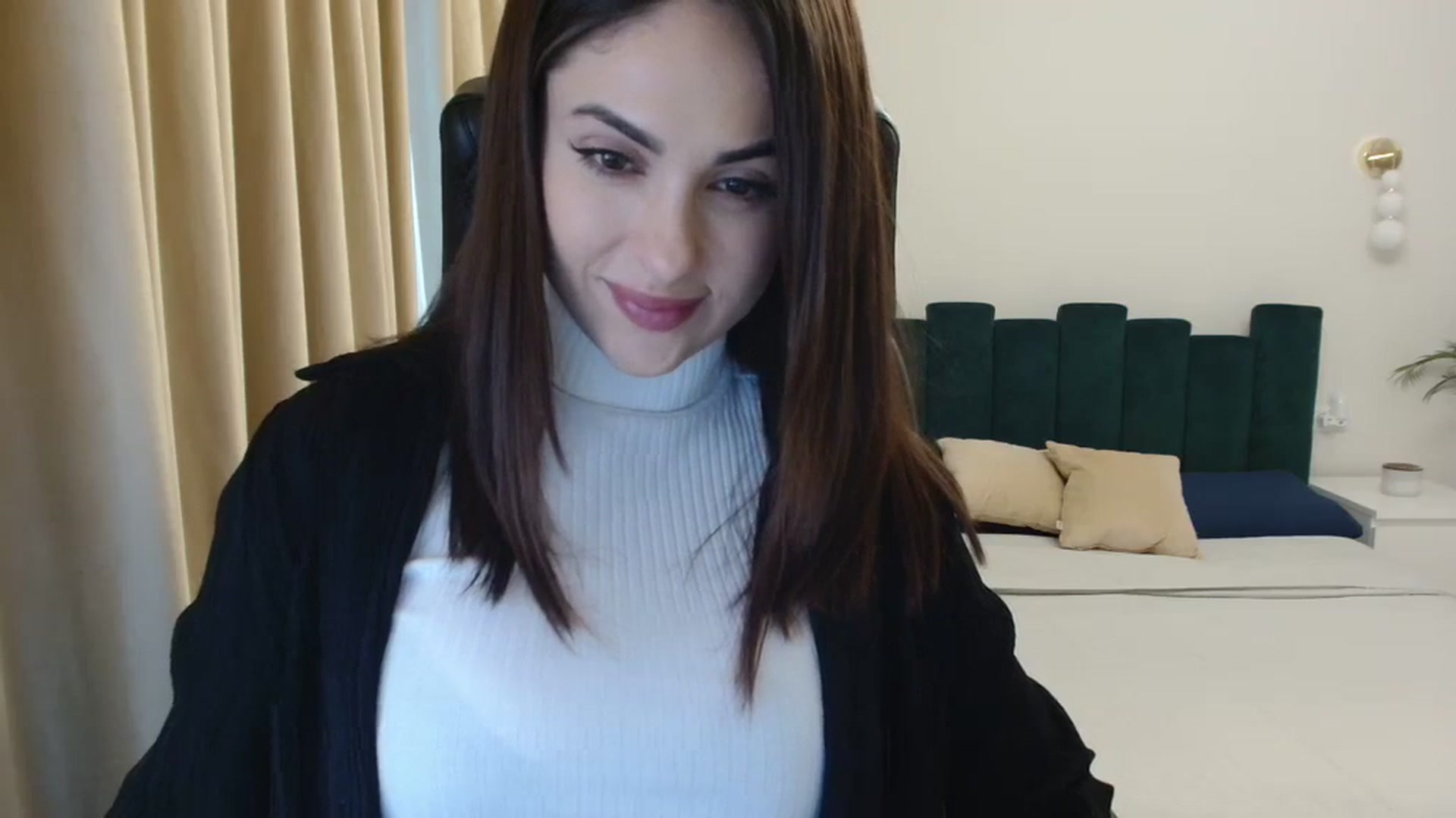Gallery image thumbnail from DorisDolll's myfreecams stream on, 03/14/2024, 11:48 image 2 of 20