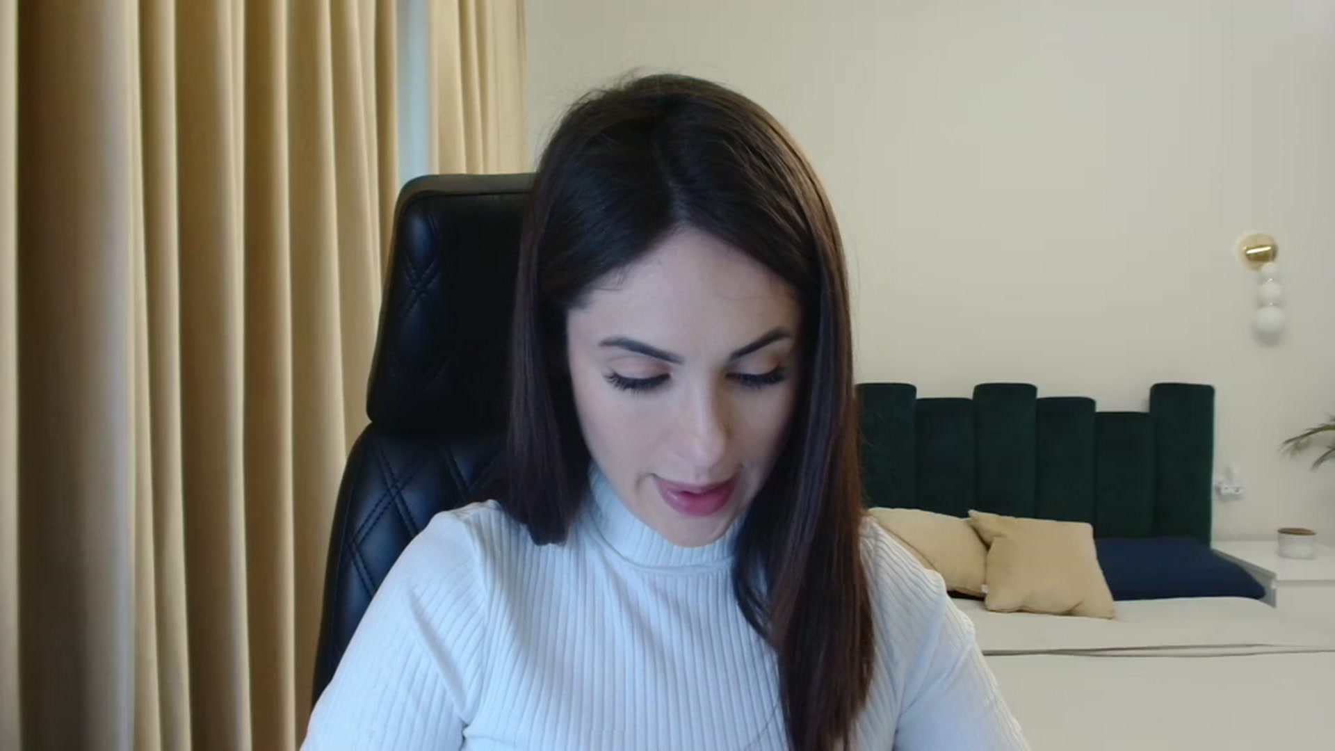 Gallery image thumbnail from DorisDolll's myfreecams stream on, 03/14/2024, 11:48 image 20 of 20