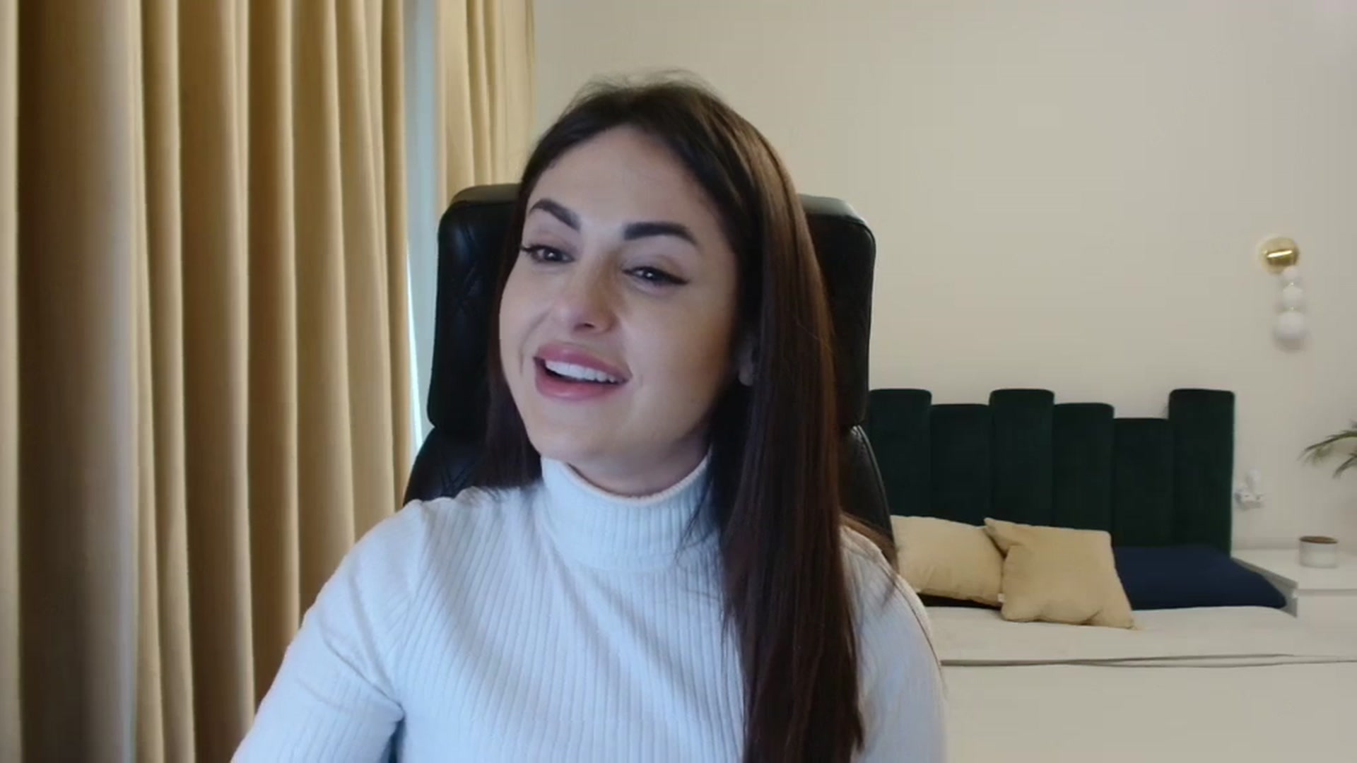 Gallery image thumbnail from DorisDolll's myfreecams stream on, 03/14/2024, 11:48 image 17 of 20