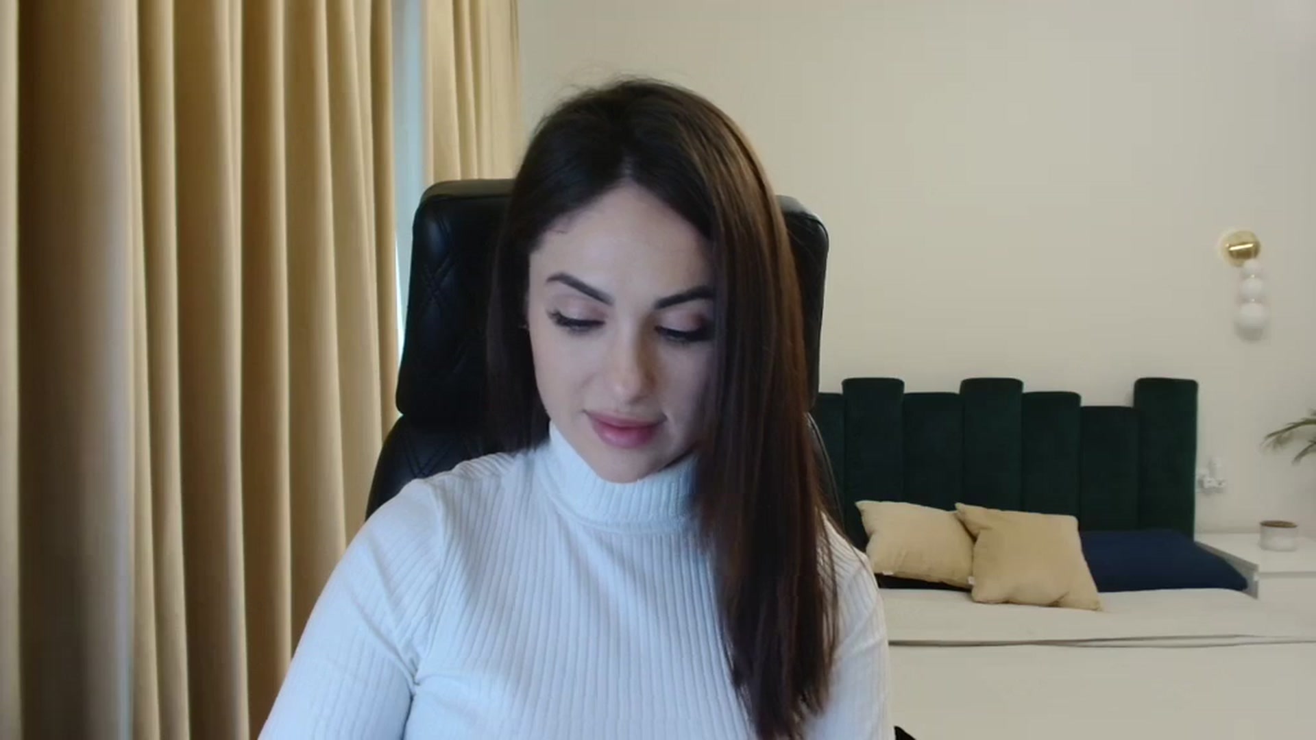Gallery image thumbnail from DorisDolll's myfreecams stream on, 03/14/2024, 11:48 image 15 of 20