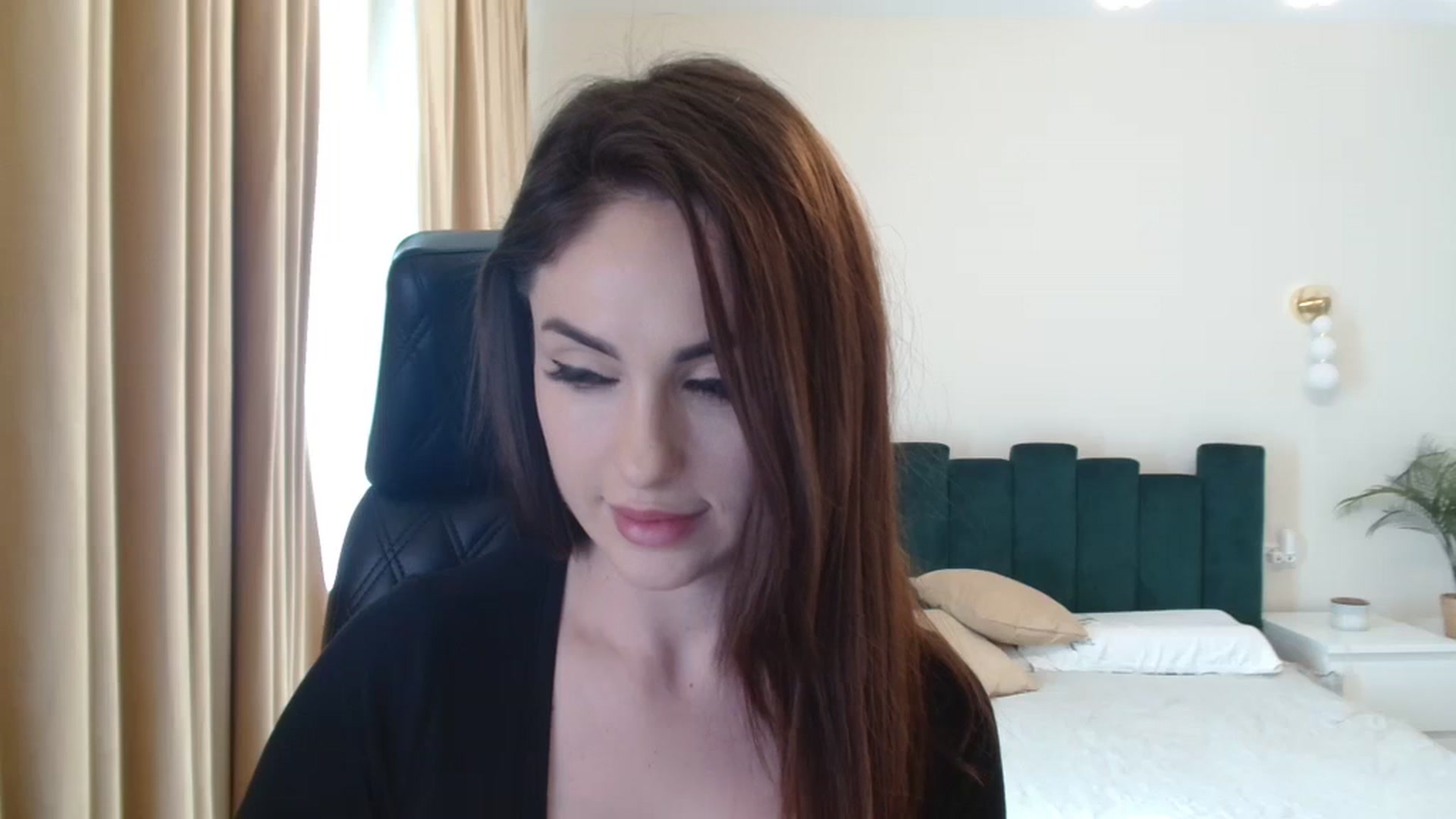 Gallery image thumbnail from DorisDolll's myfreecams stream on, 03/20/2024, 09:16 image 6 of 20