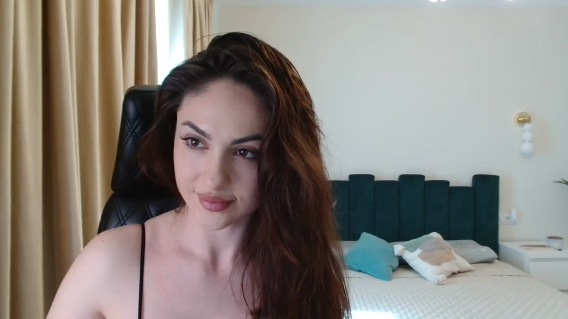 Gallery image thumbnail from DorisDolll's myfreecams stream on, 03/26/2024, 09:51 image 15 of 20