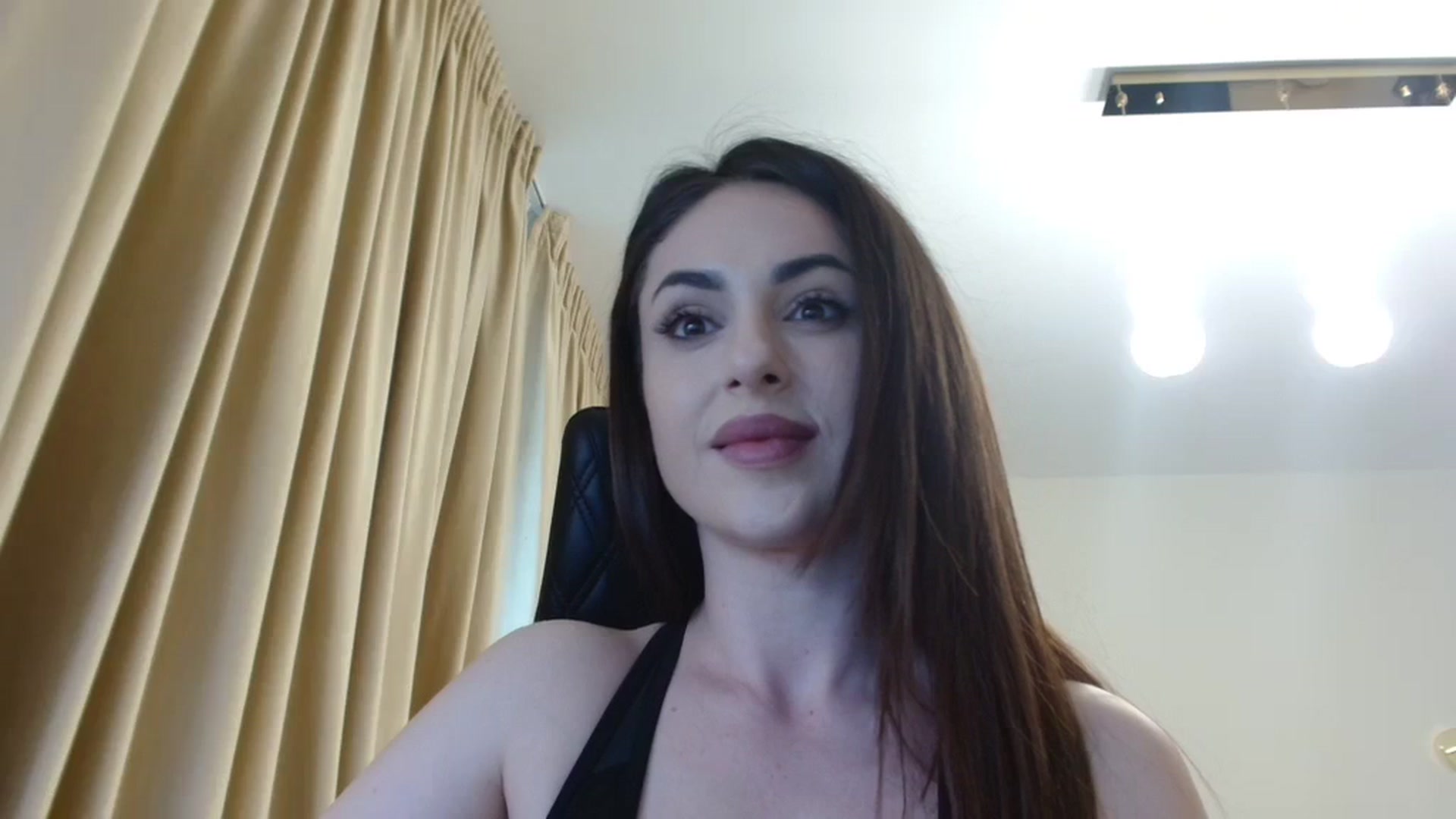 Gallery image thumbnail from DorisDolll's myfreecams stream on, 03/28/2024, 09:02 image 18 of 20