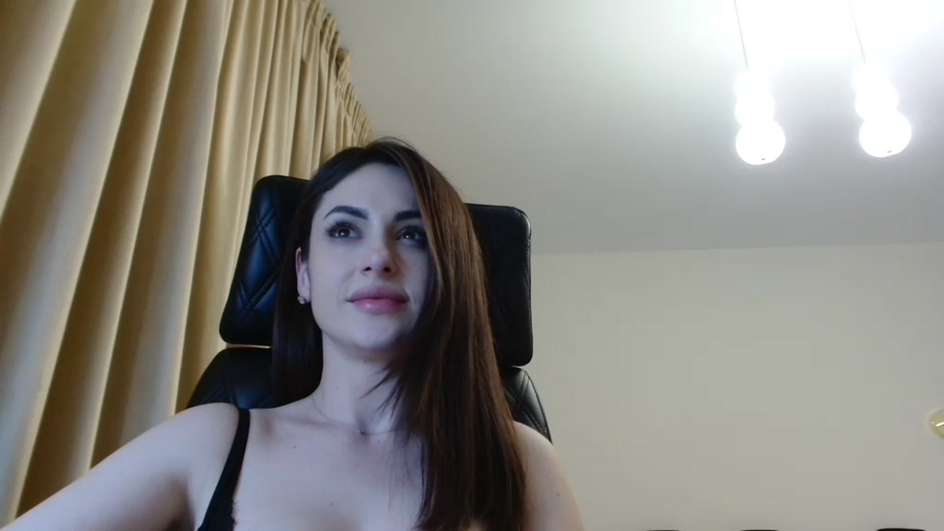 Gallery image thumbnail from DorisDolll's myfreecams stream on, 04/02/2024, 16:33 image 9 of 20