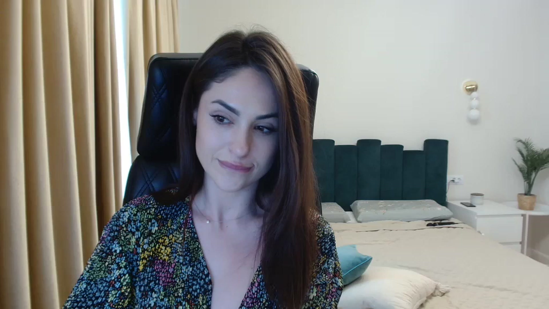 Gallery image thumbnail from DorisDolll's myfreecams stream on, 04/04/2024, 09:30 image 10 of 20
