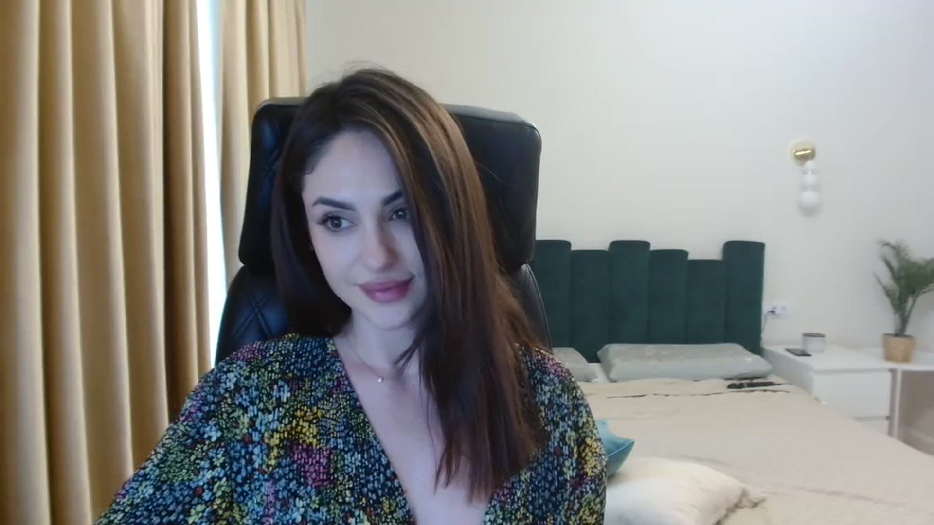 Gallery image thumbnail from DorisDolll's myfreecams stream on, 04/04/2024, 09:30 image 4 of 20