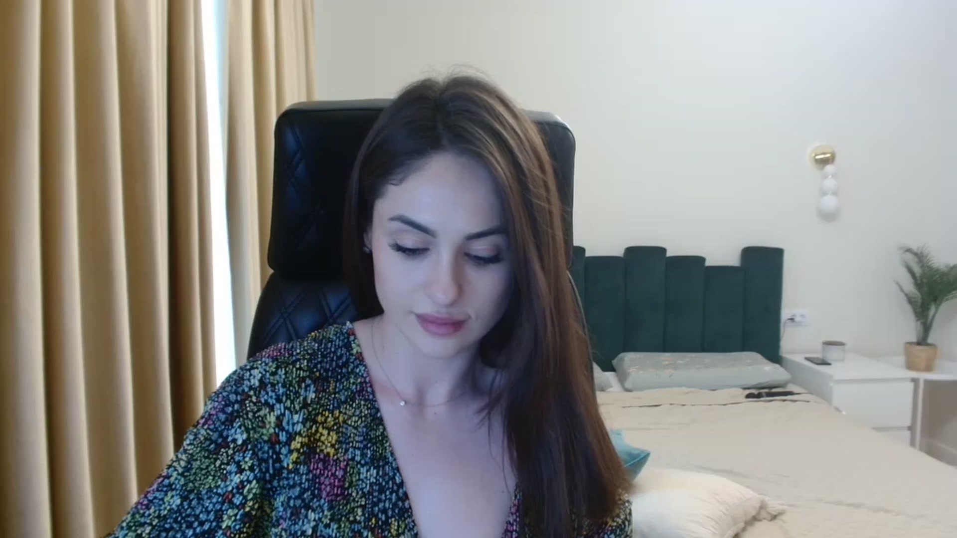 Gallery image thumbnail from DorisDolll's myfreecams stream on, 04/04/2024, 09:30 image 2 of 20