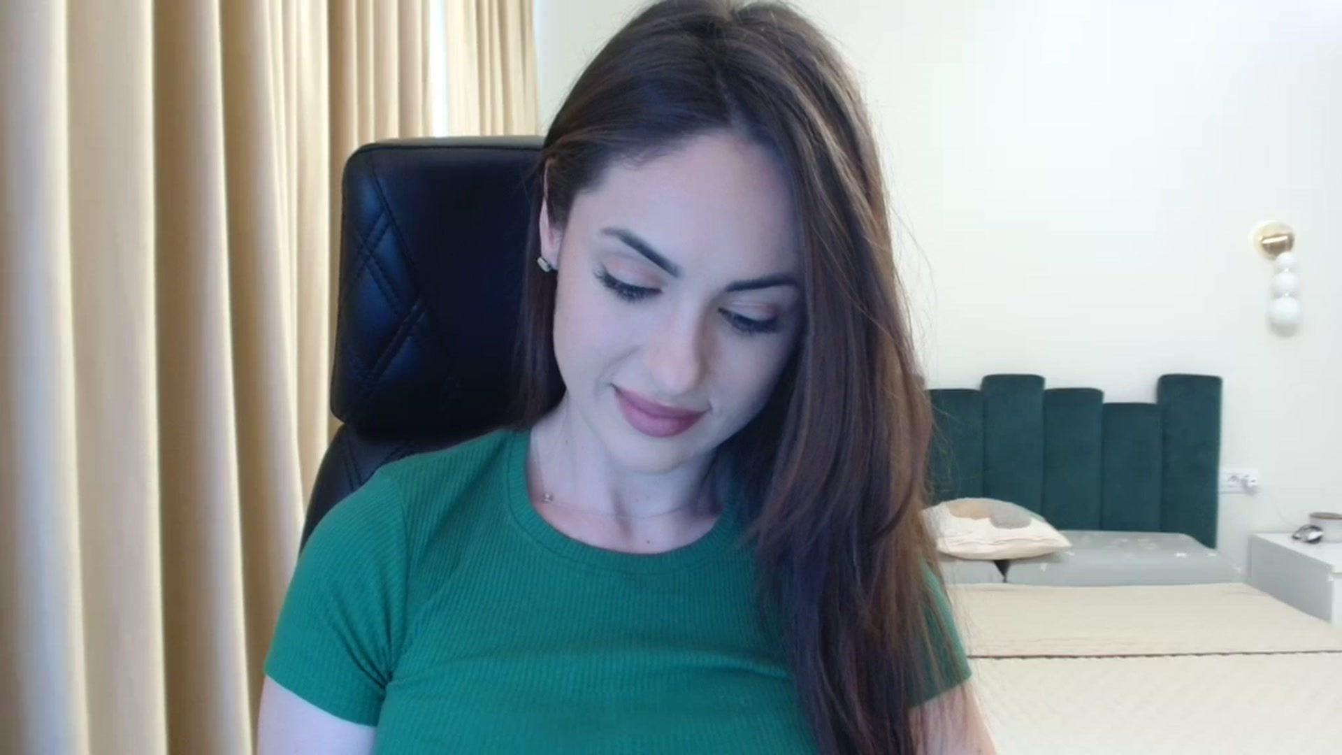 Gallery image thumbnail from DorisDolll's myfreecams stream on, 04/11/2024, 08:37 image 3 of 20