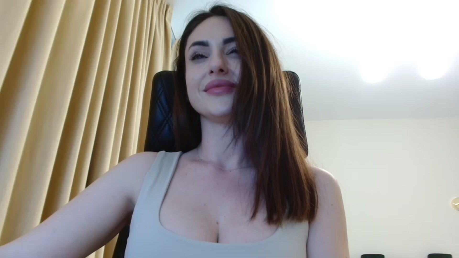 Gallery image thumbnail from DorisDolll's myfreecams stream on, 04/11/2024, 13:34 image 15 of 20