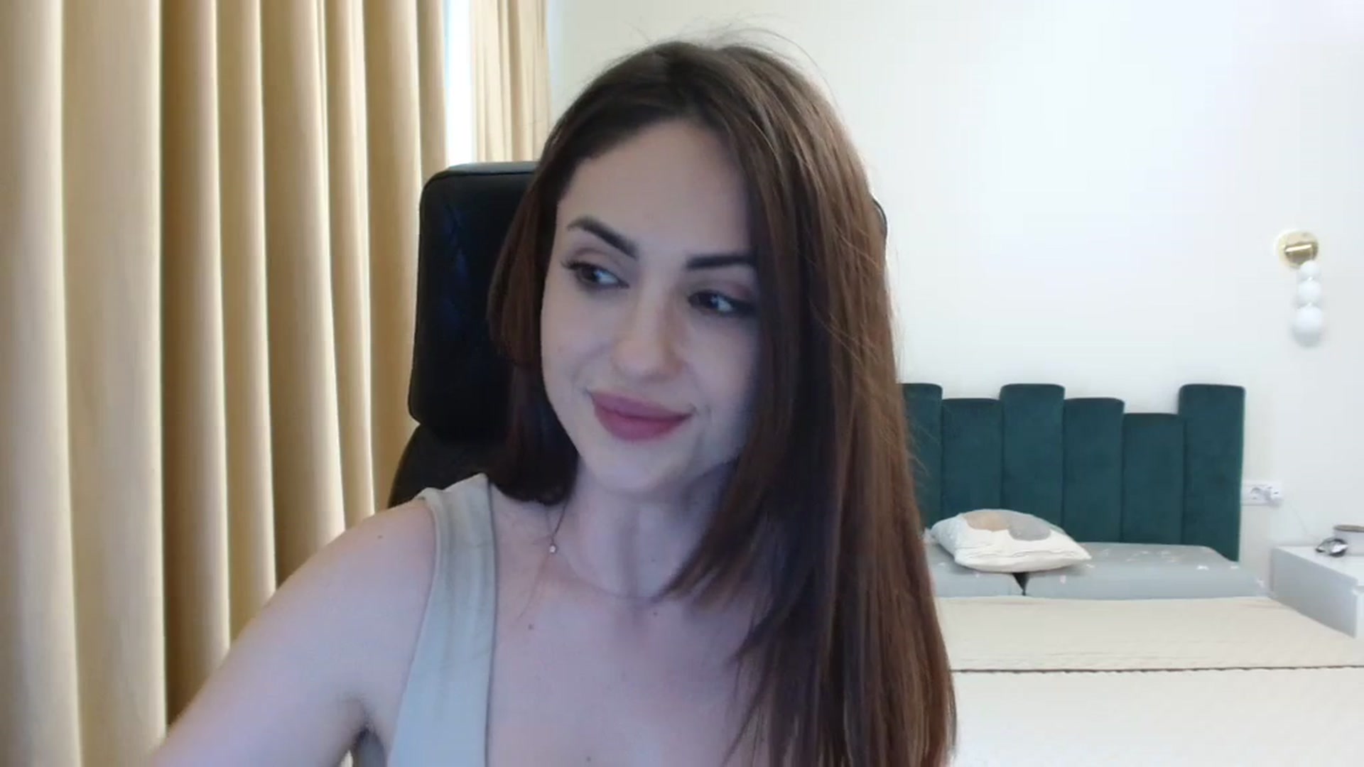 Gallery image thumbnail from DorisDolll's myfreecams stream on, 04/11/2024, 13:34 image 4 of 20