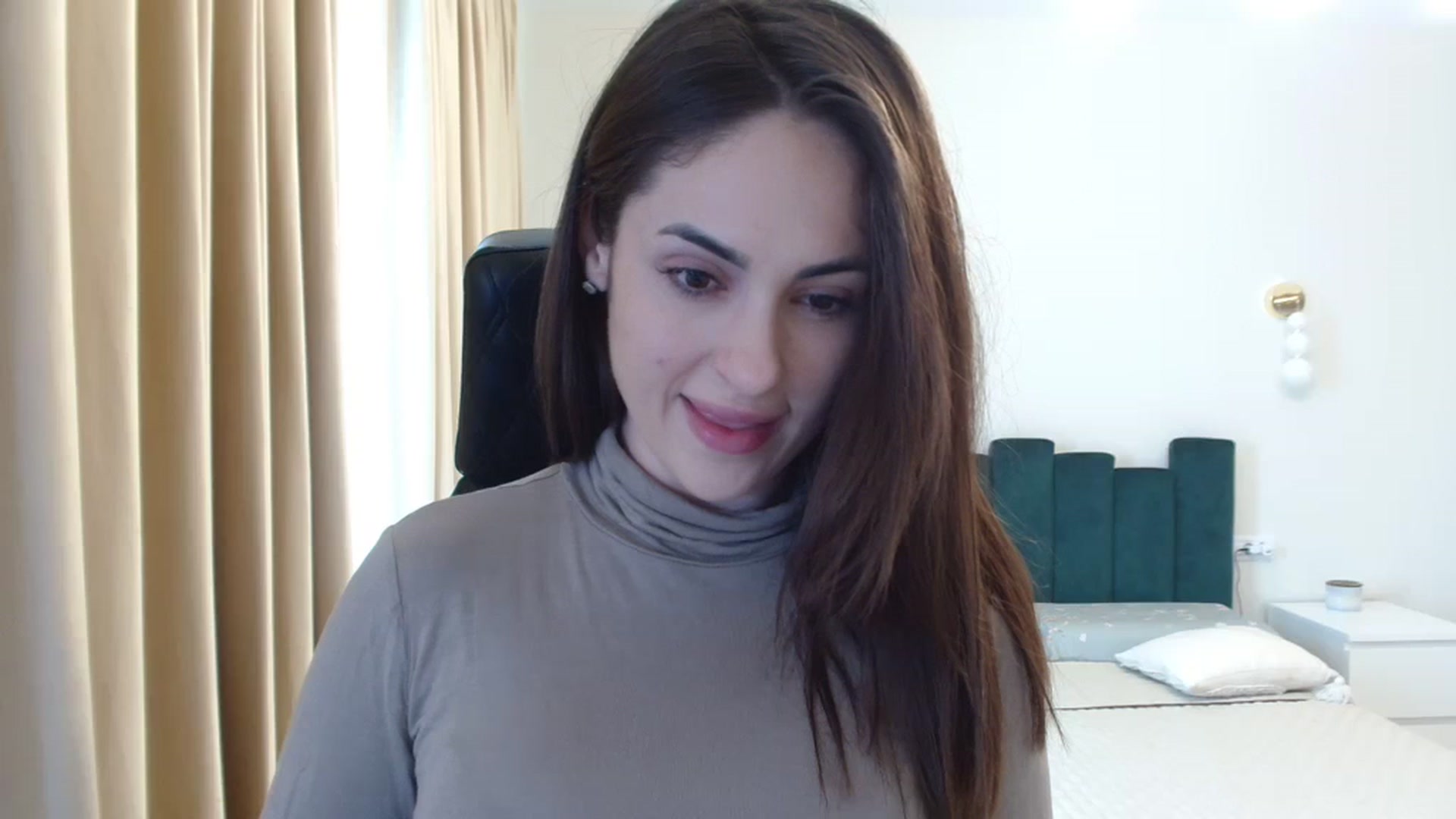 Gallery image thumbnail from DorisDolll's myfreecams stream on, 04/12/2024, 08:35 image 11 of 20