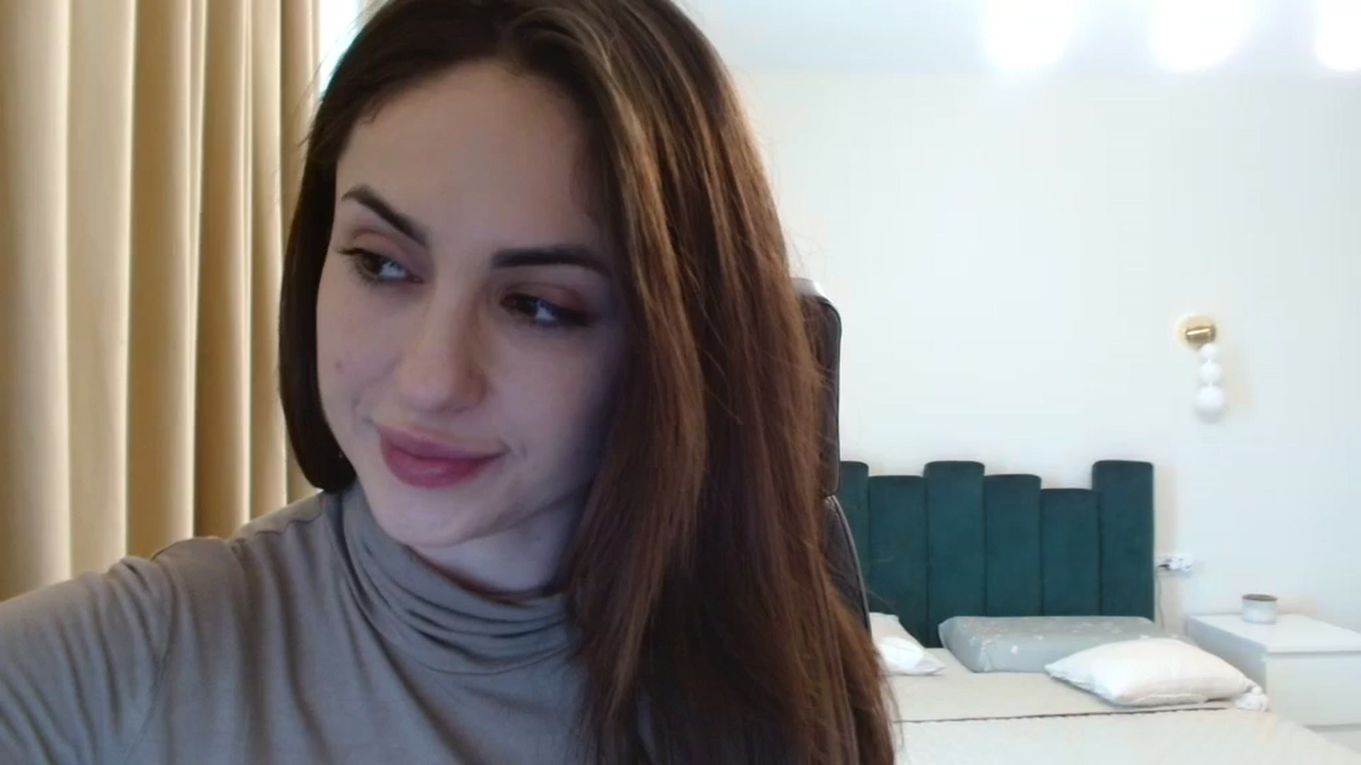 Gallery image thumbnail from DorisDolll's myfreecams stream on, 04/12/2024, 08:35 image 10 of 20