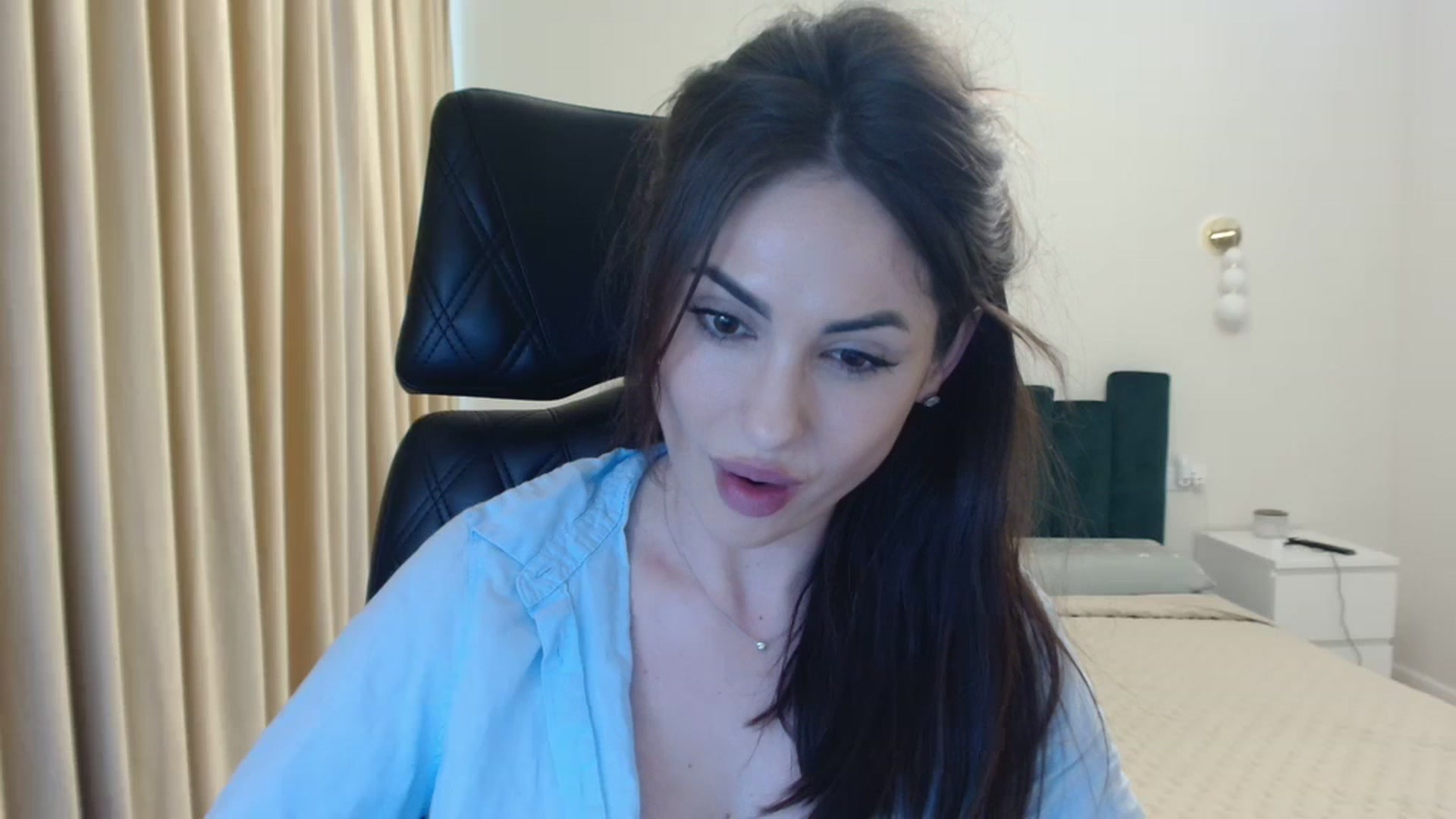 Gallery image thumbnail from DorisDolll's myfreecams stream on, 04/16/2024, 10:21 image 1 of 20