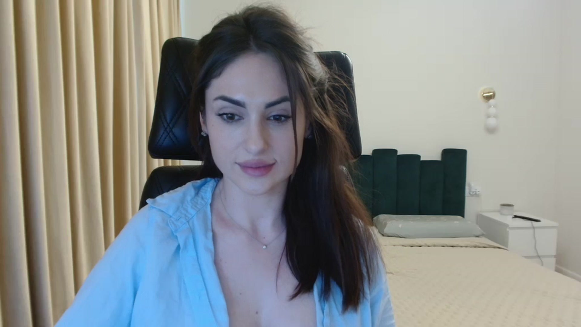 Gallery image thumbnail from DorisDolll's myfreecams stream on, 04/16/2024, 10:21 image 7 of 20